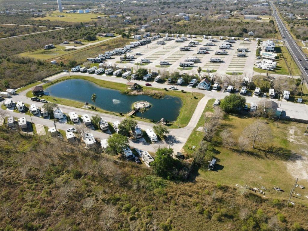 230 22 St, Dickinson, TX 77539 photo