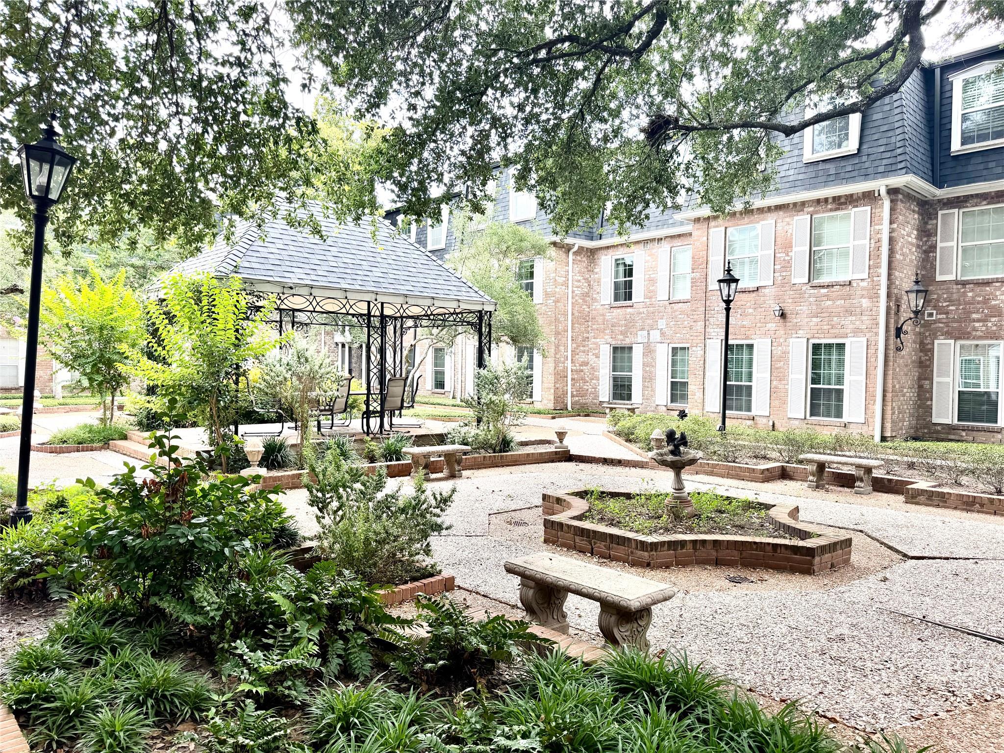 359 N Post Oak Ln #118, Houston, TX 77024 photo