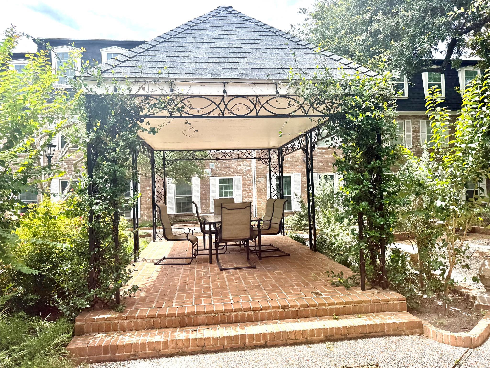 359 N Post Oak Ln #118, Houston, TX 77024 photo