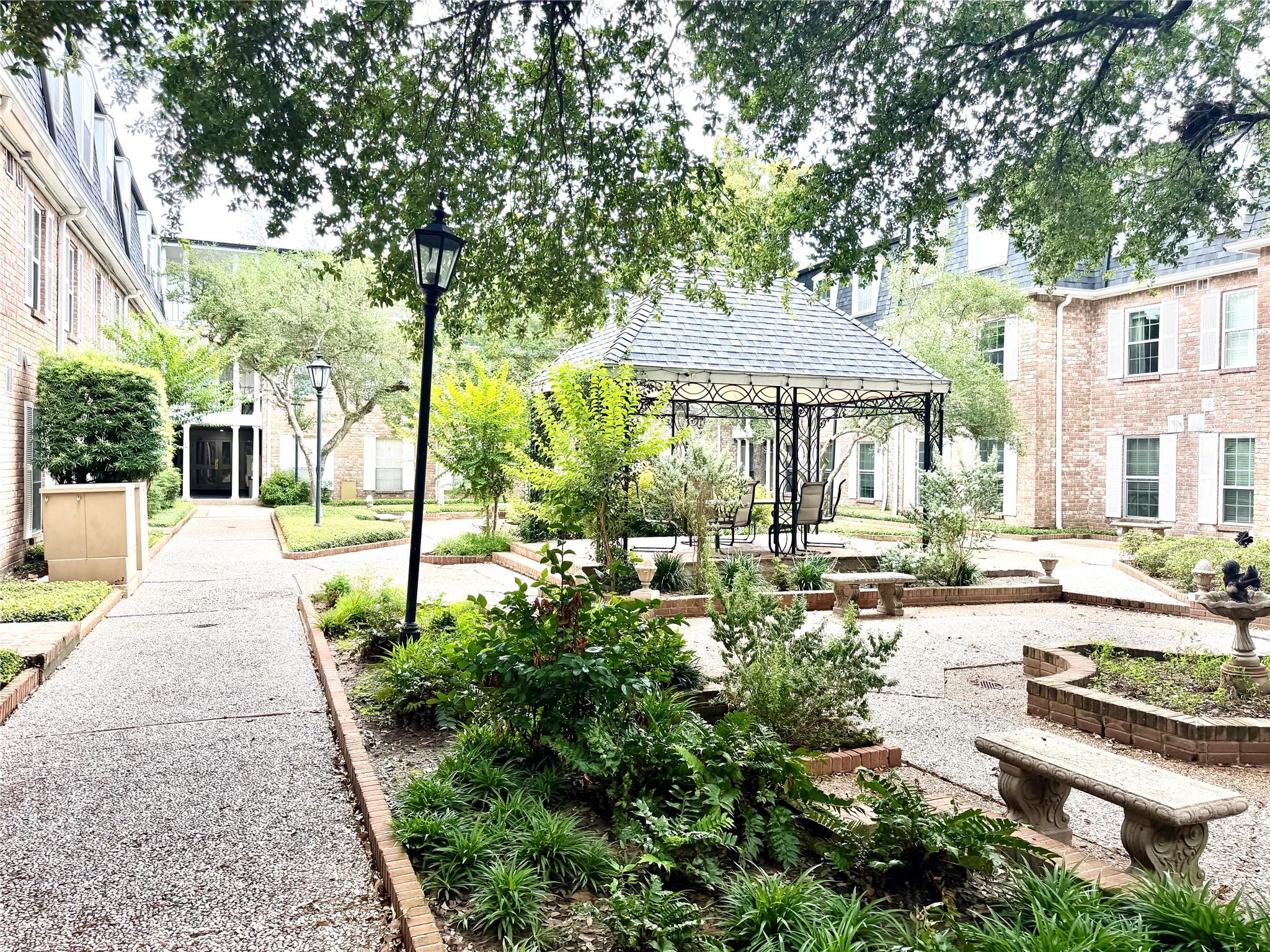 359 N Post Oak Ln #118, Houston, TX 77024 photo