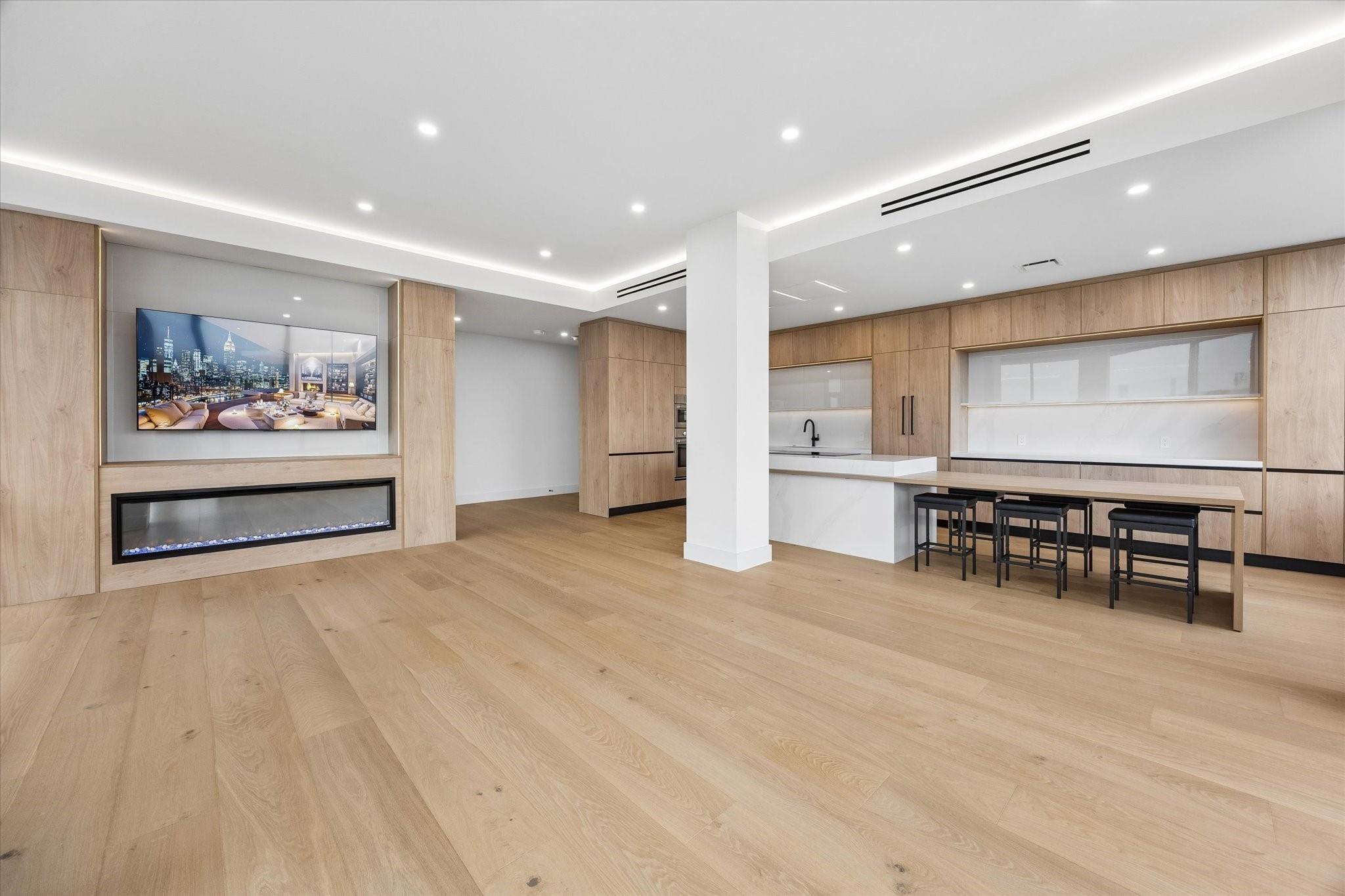 14 Greenway Plz, Houston, TX 77046