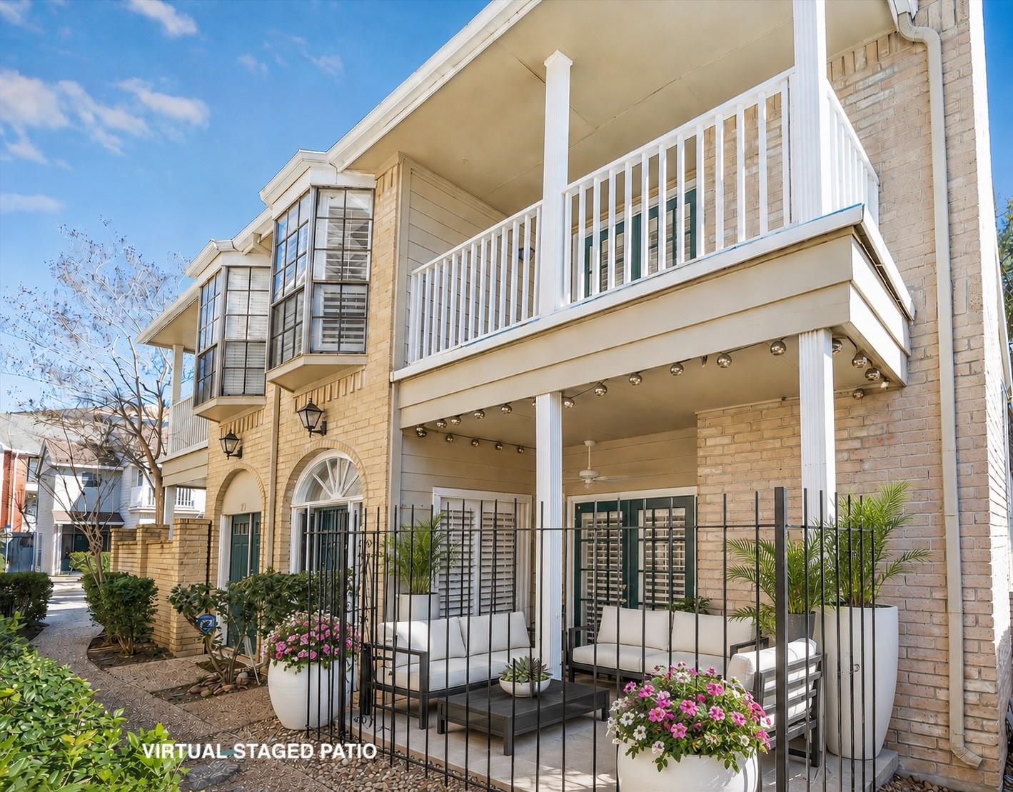 2220 Bering Dr, Houston, TX 77057