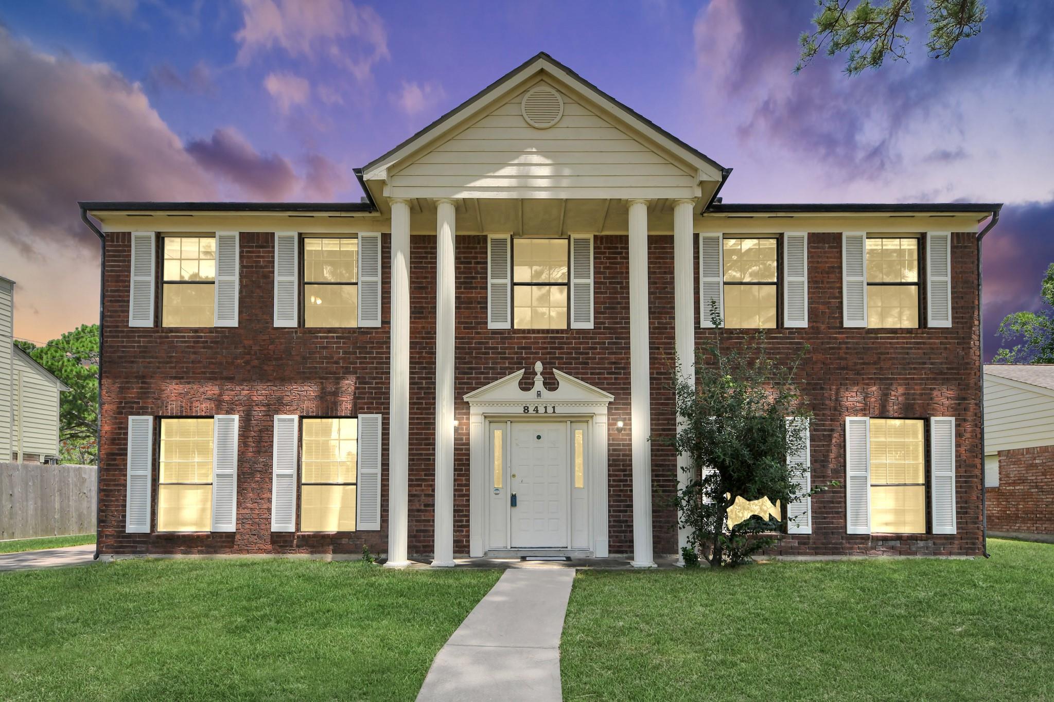 8411 Sunny Ridge Dr, Houston, TX 77095