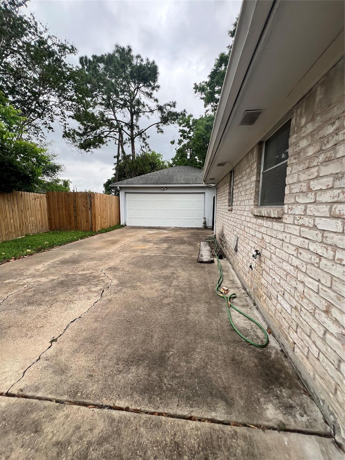12543 Wrenthorpe Drive Dr, Houston, TX 77031 photo