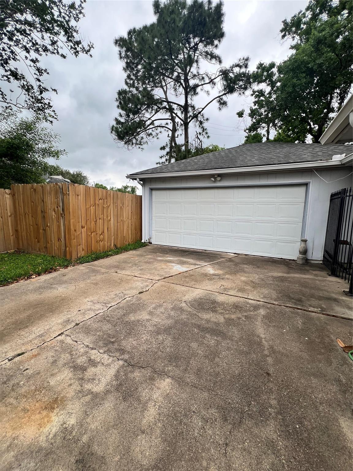12543 Wrenthorpe Drive Dr, Houston, TX 77031 photo