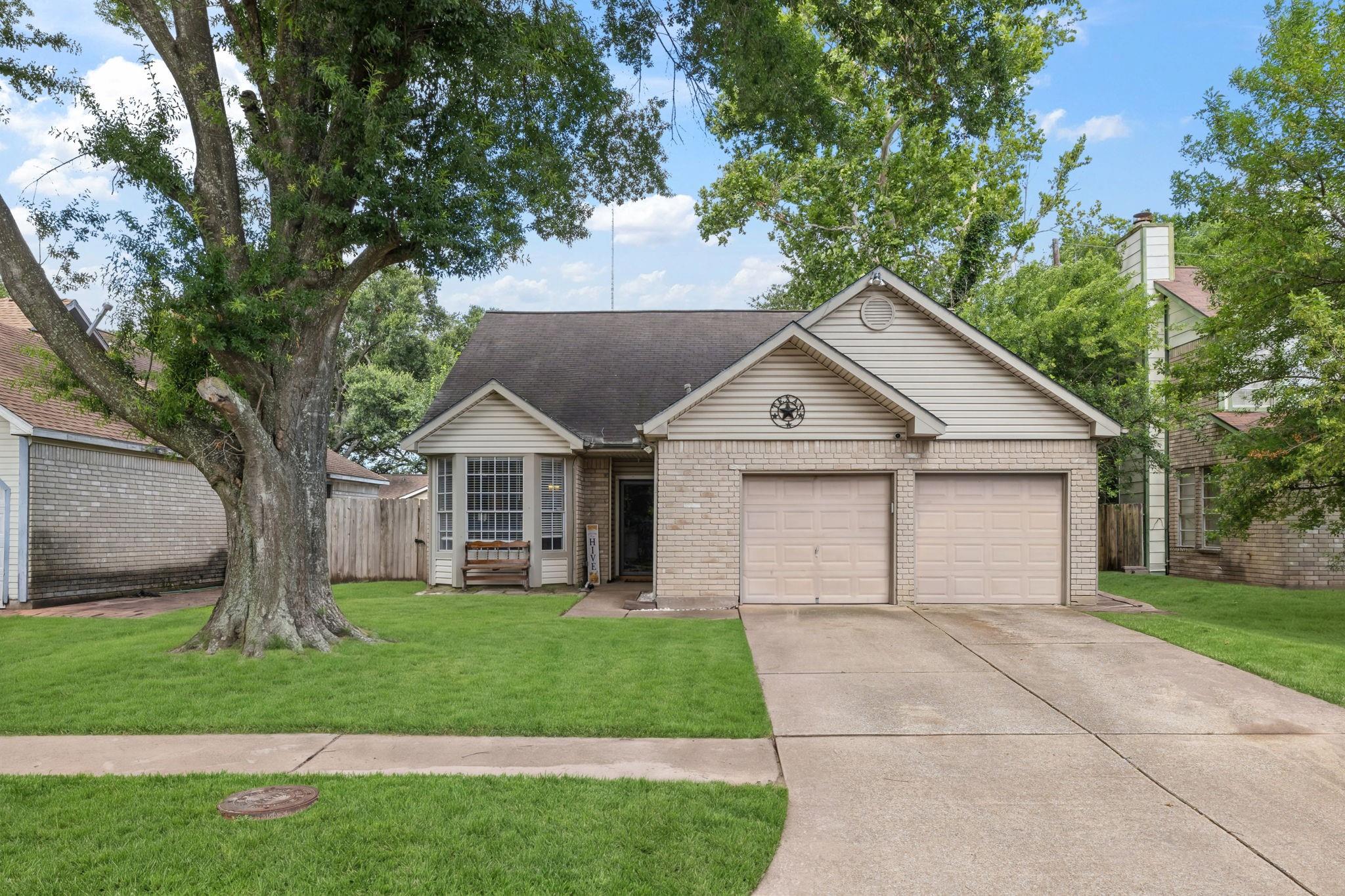 7707 Trail Blazer Dr, Houston, TX 77040