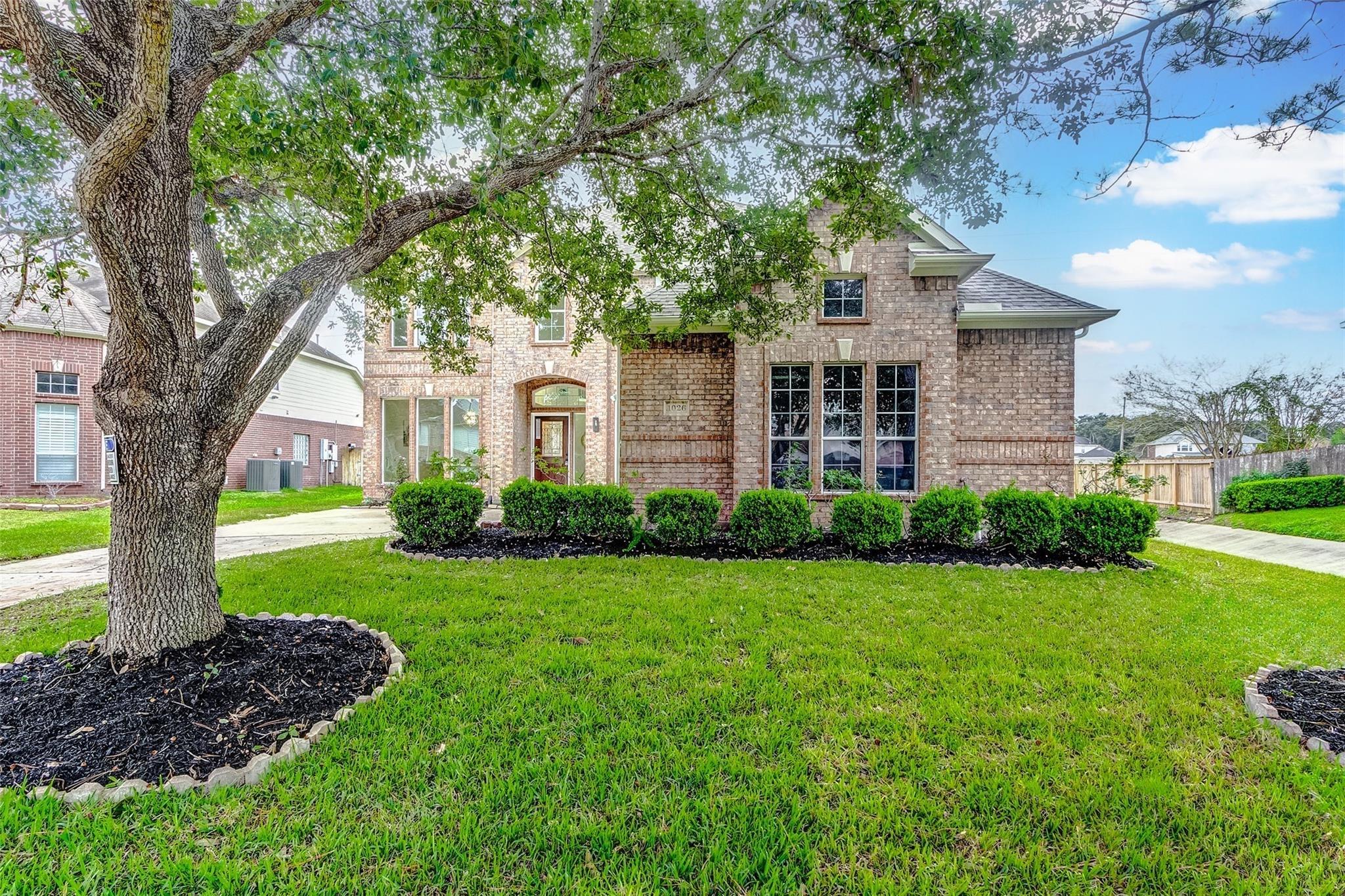 1026 Riverchase Dr, Richmond, TX 77469 photo