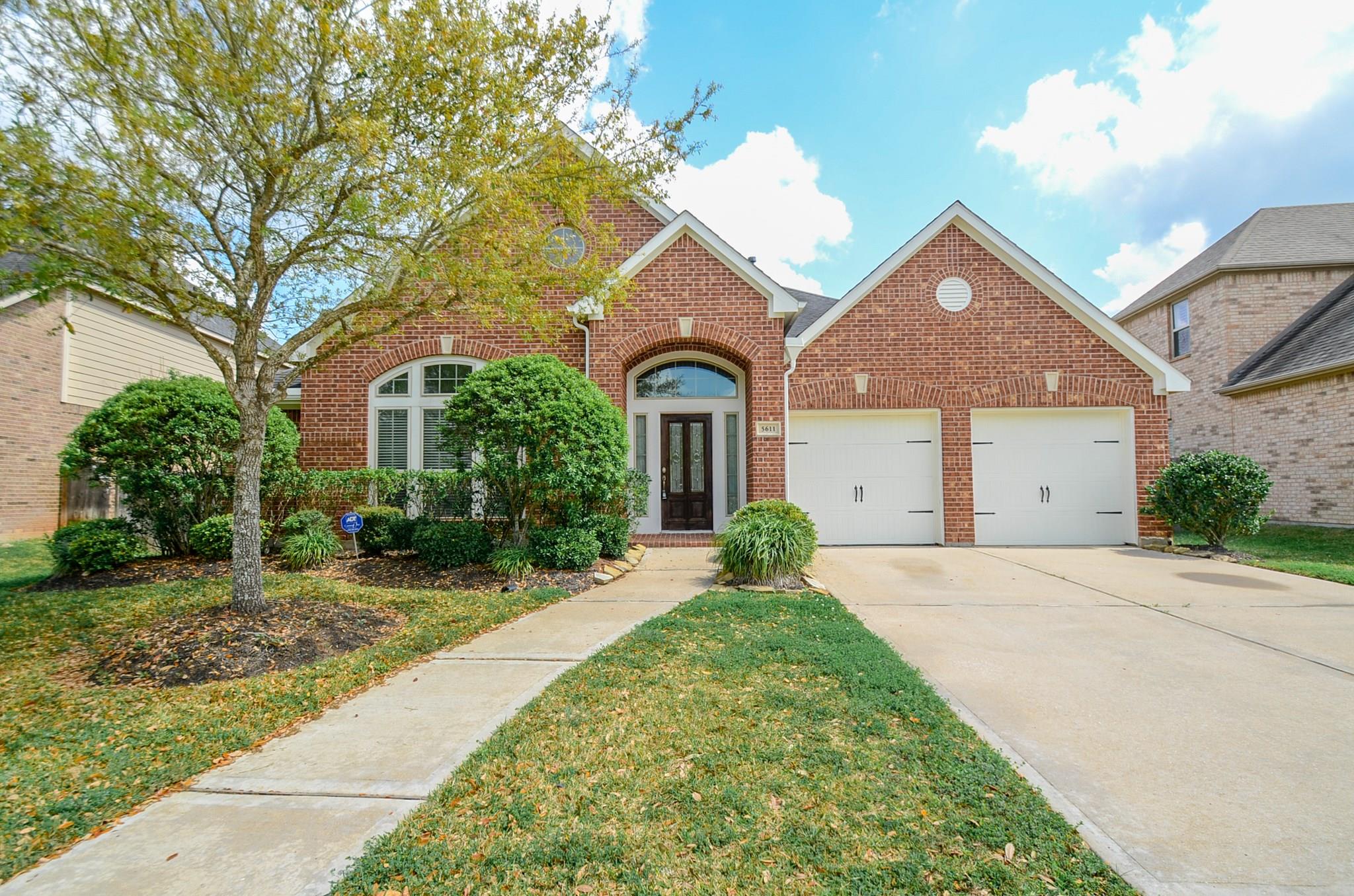 5611 Plum Point Ct, Sugar Land, TX 77479