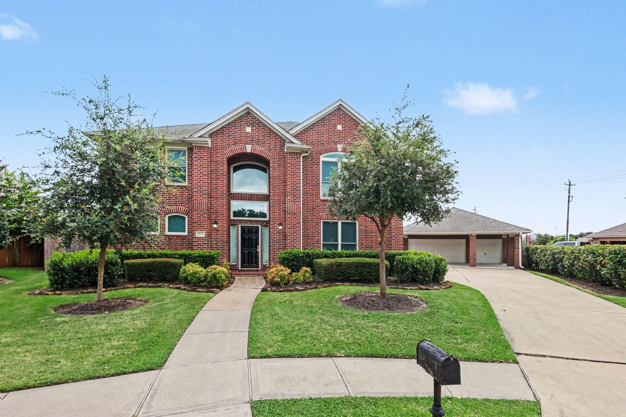 4003 Waterwood Dr, Baytown, TX 77521