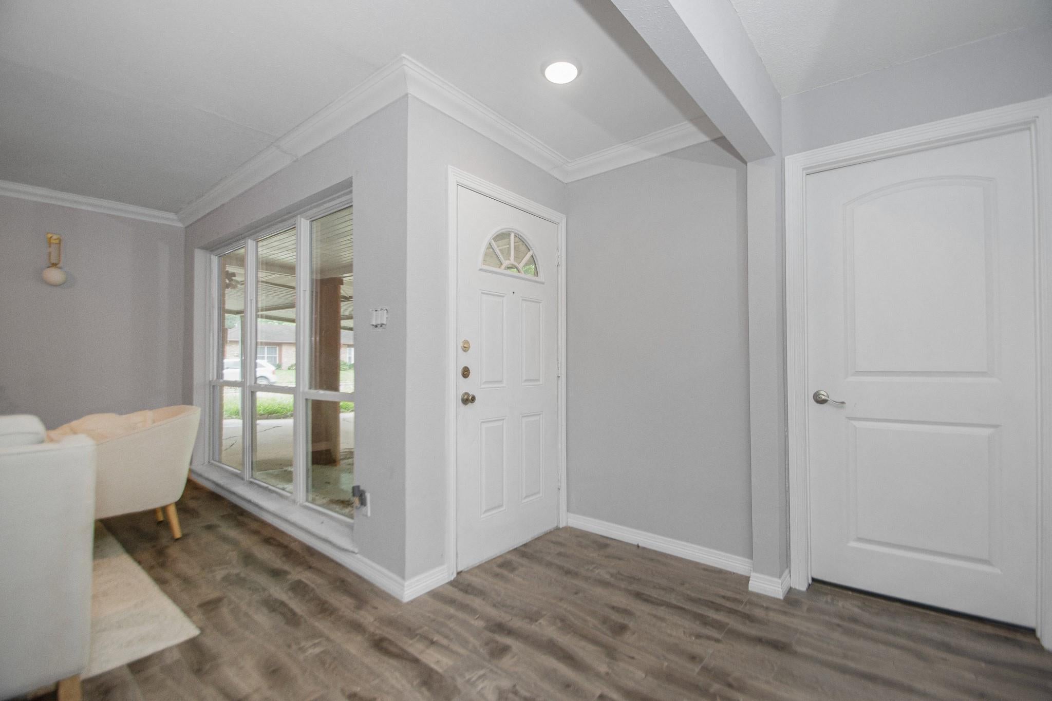 2002 Nottingham St, Pasadena, TX 77502 photo