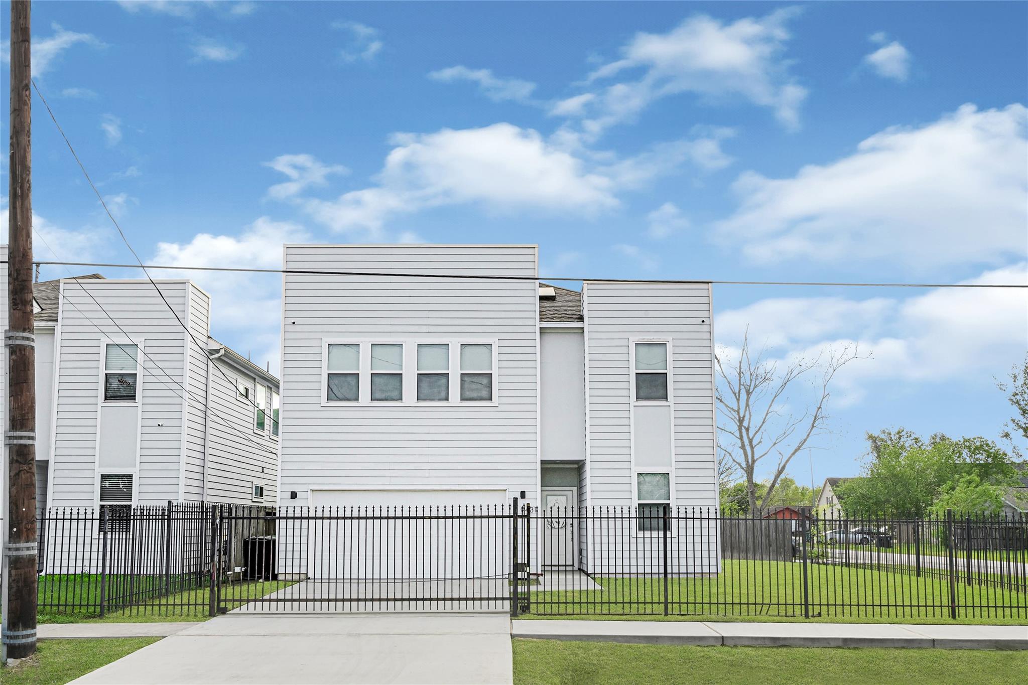 9431 Jutland Rd, Houston, TX 77033
