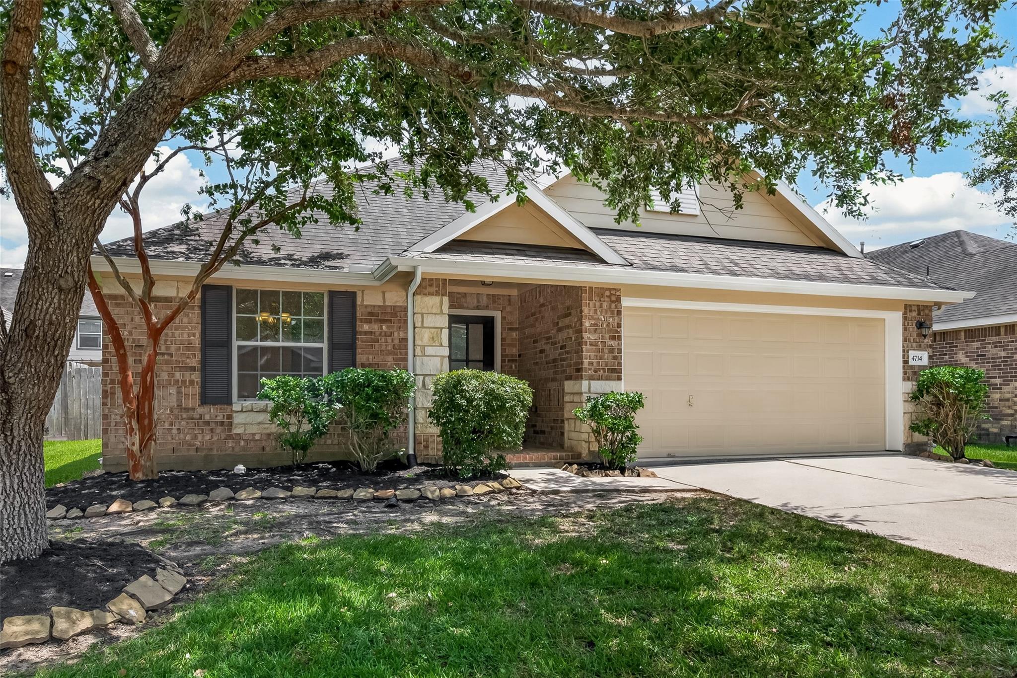 4714 Lake Rim Dr, Alvin, TX 77511