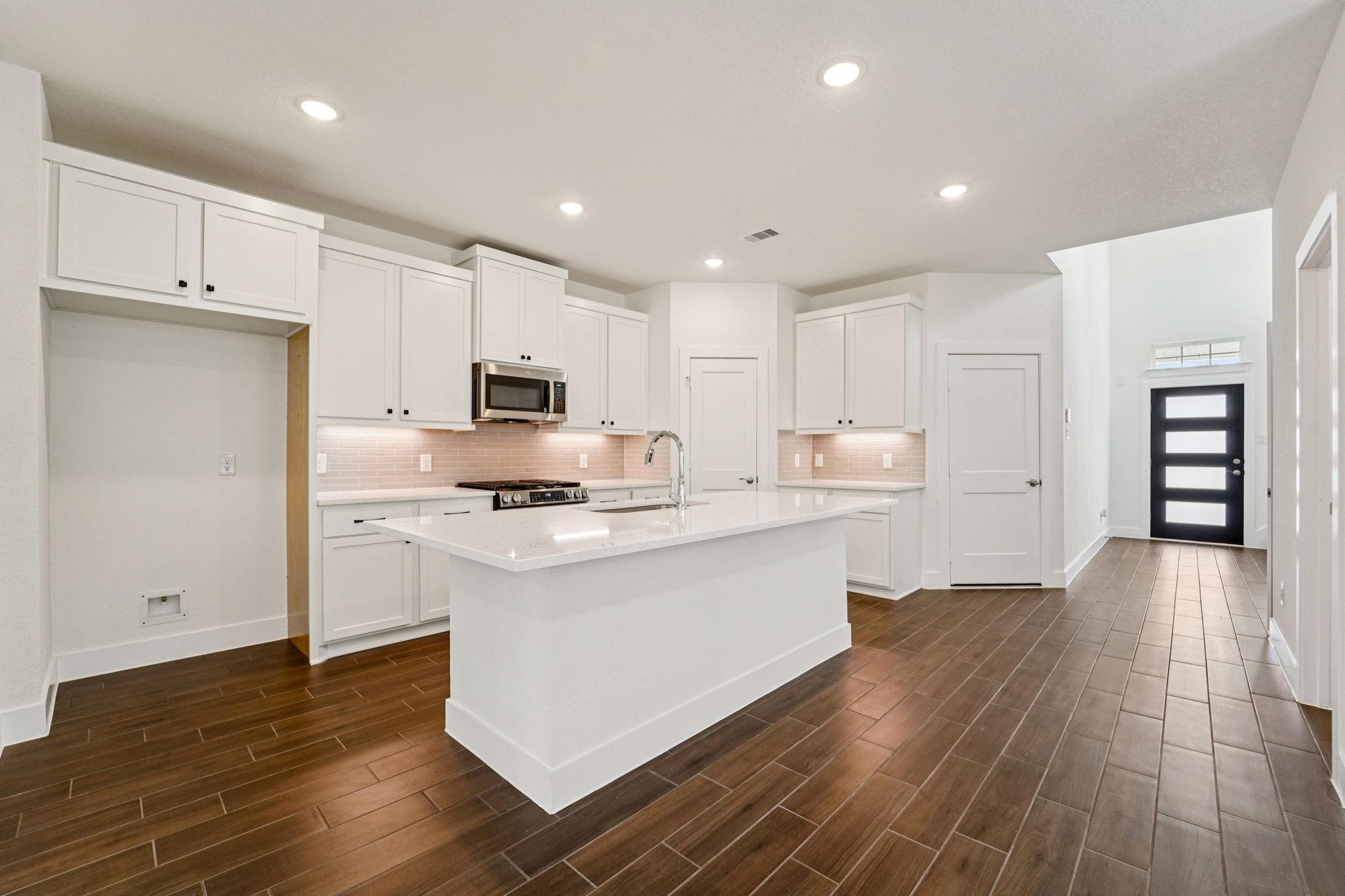 279 Mallards Rim Dr, Willis, TX 77318 photo
