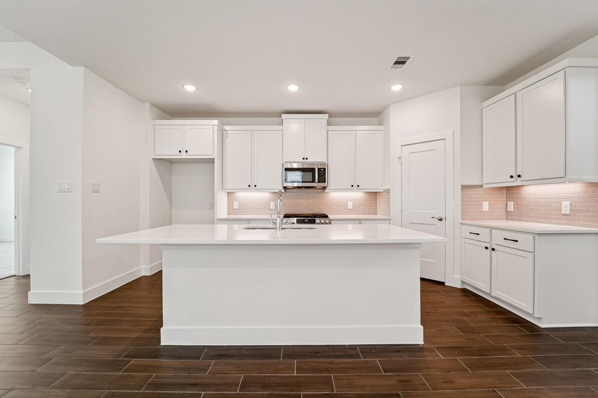 279 Mallards Rim Dr, Willis, TX 77318 photo