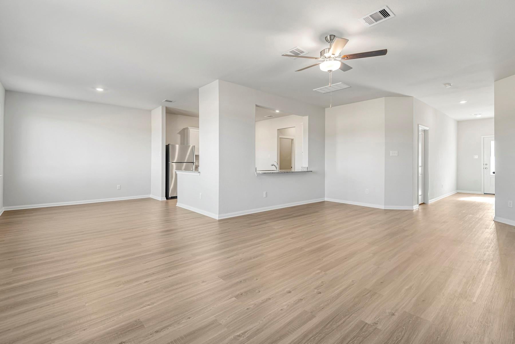 8320 Sunberry Shadow Dr, Houston, TX 77016 photo