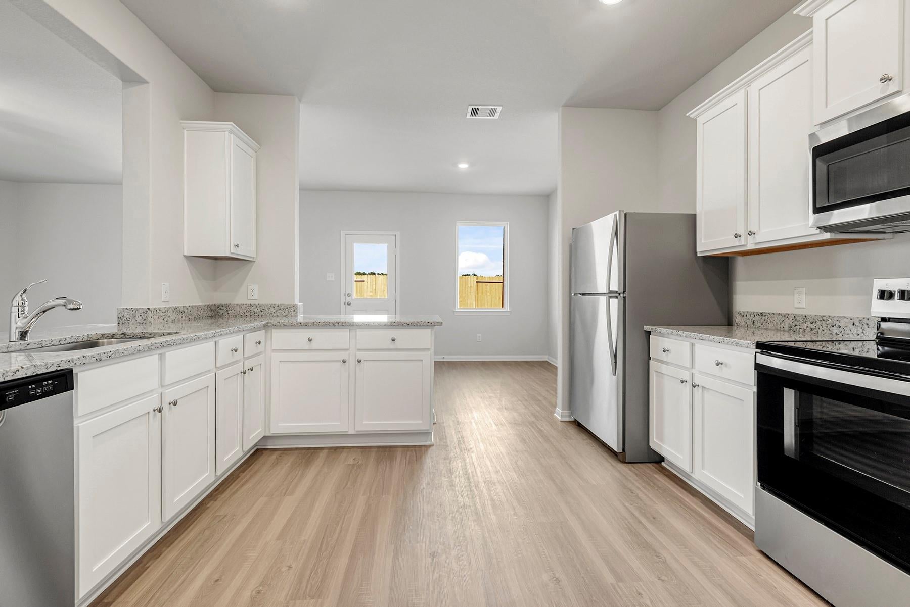 8320 Sunberry Shadow Dr, Houston, TX 77016 photo