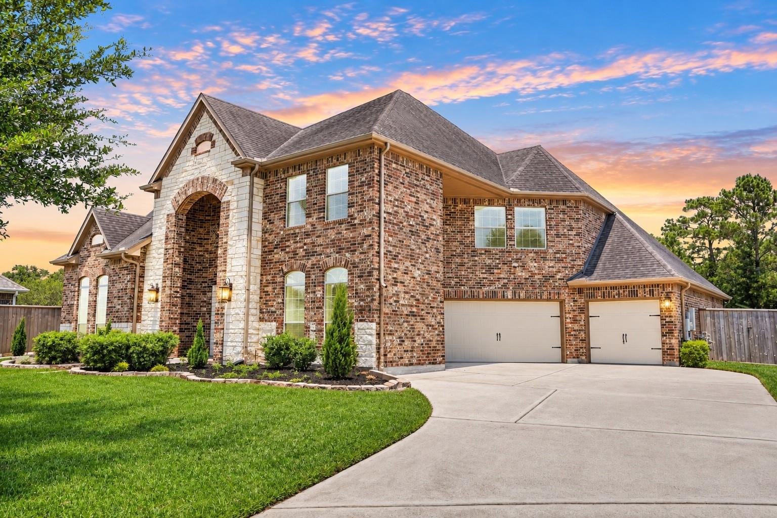 405 Orchard Dr, Dickinson, TX 77539