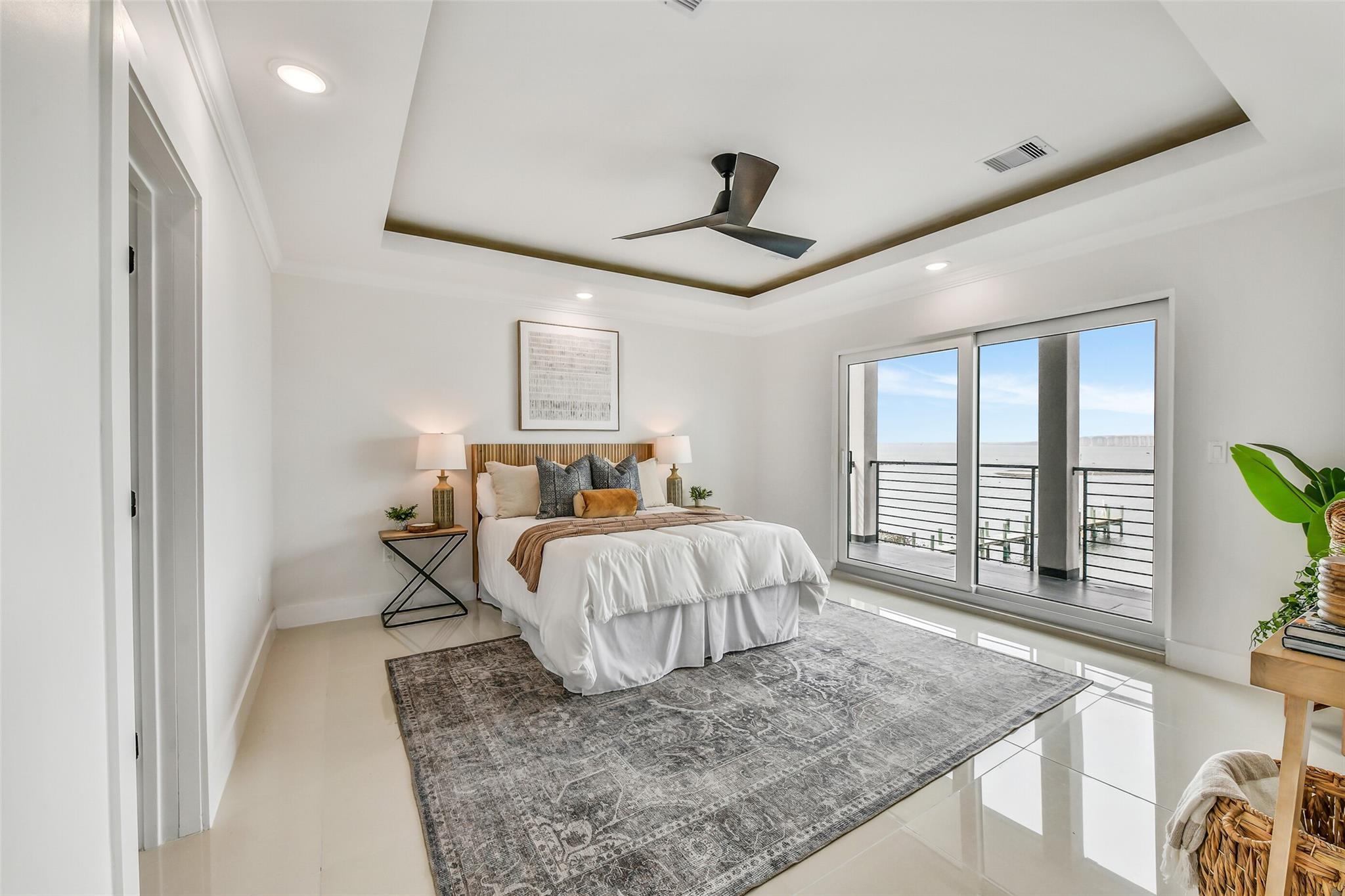 9208 W Bay Rd, Galveston, TX 77554 photo