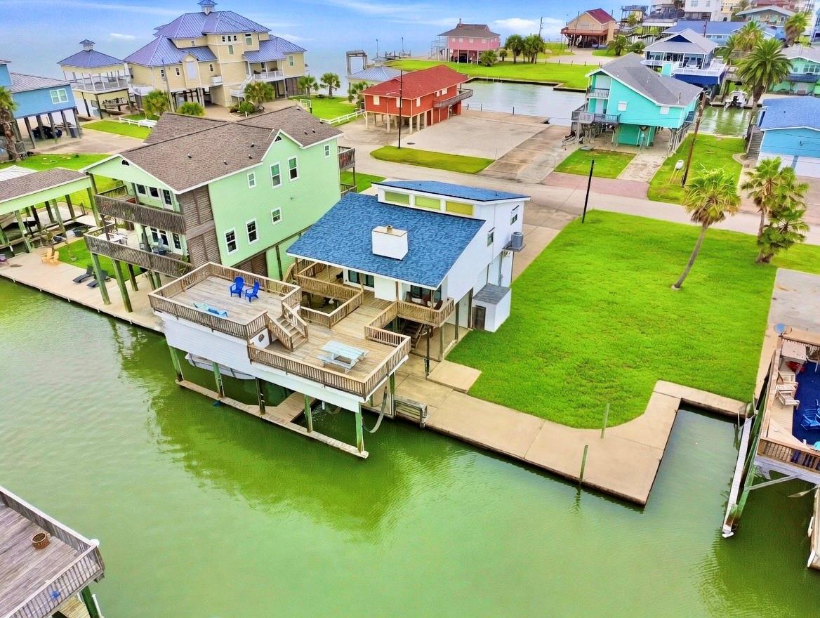 333 Schooner Dr, Freeport, TX 77541 photo