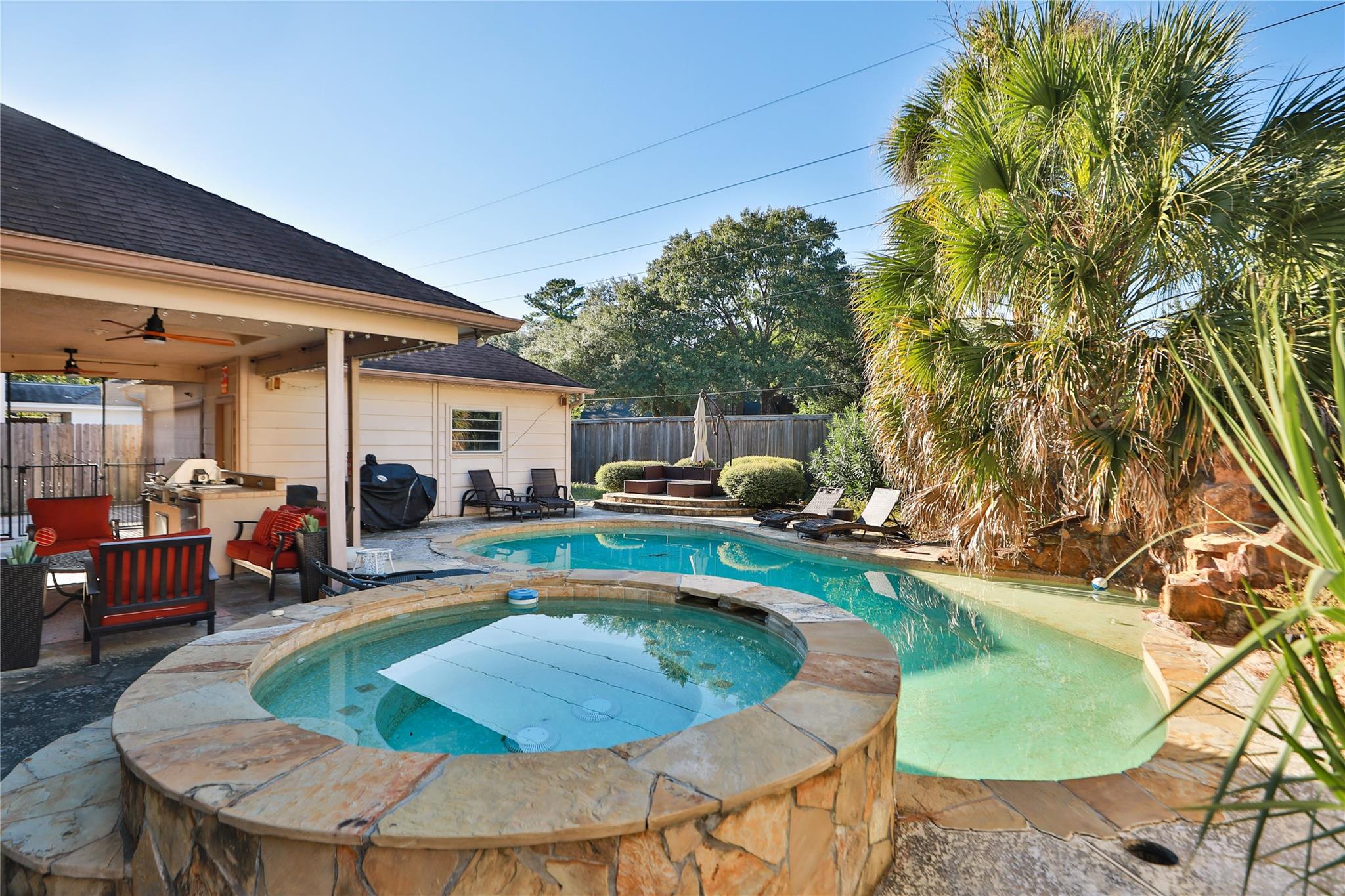 6726 Seinfeld Ct, Houston, TX 77069 photo