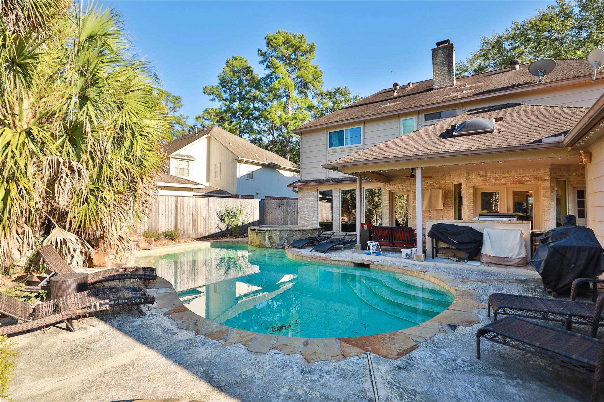 6726 Seinfeld Ct, Houston, TX 77069 photo