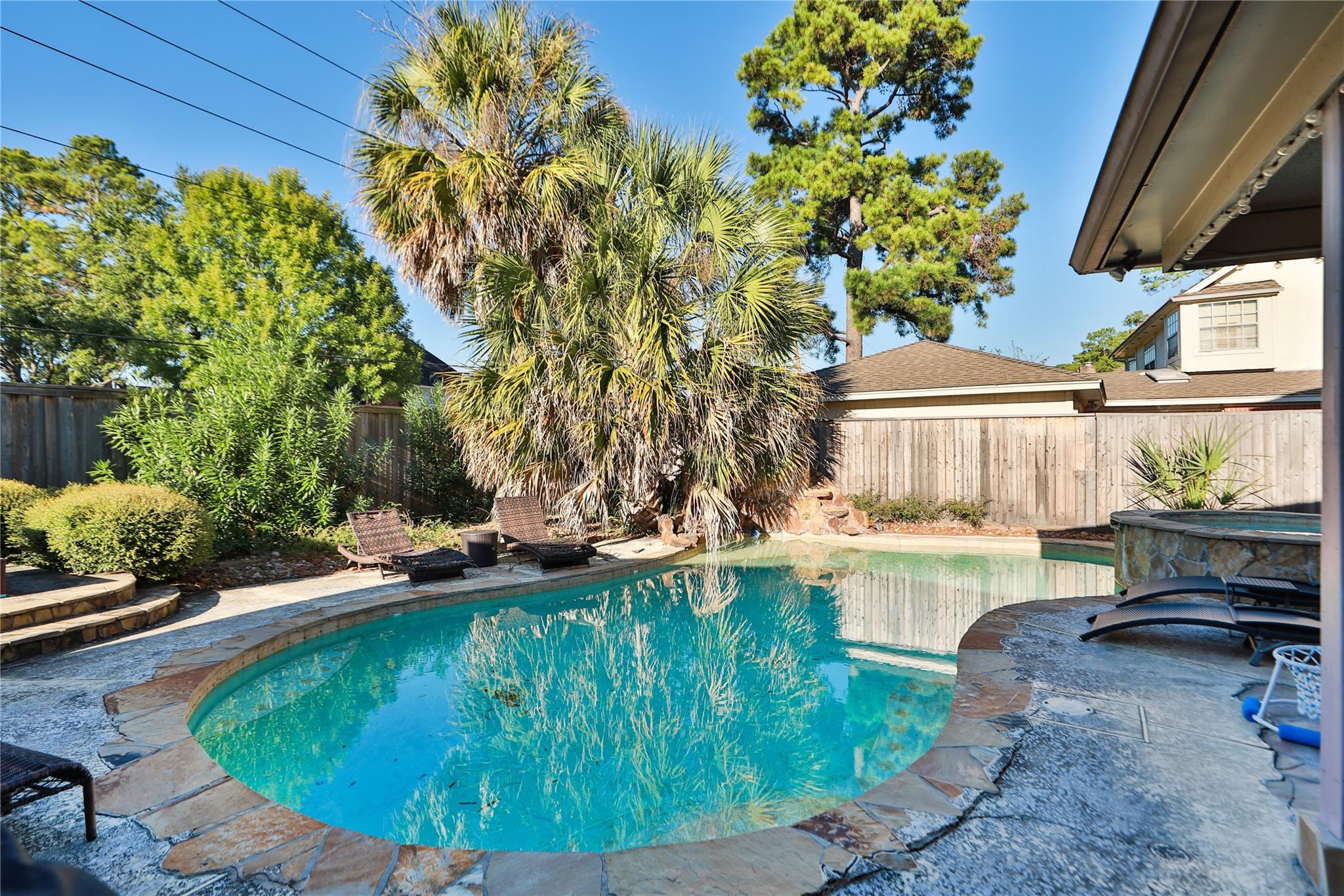 6726 Seinfeld Ct, Houston, TX 77069 photo