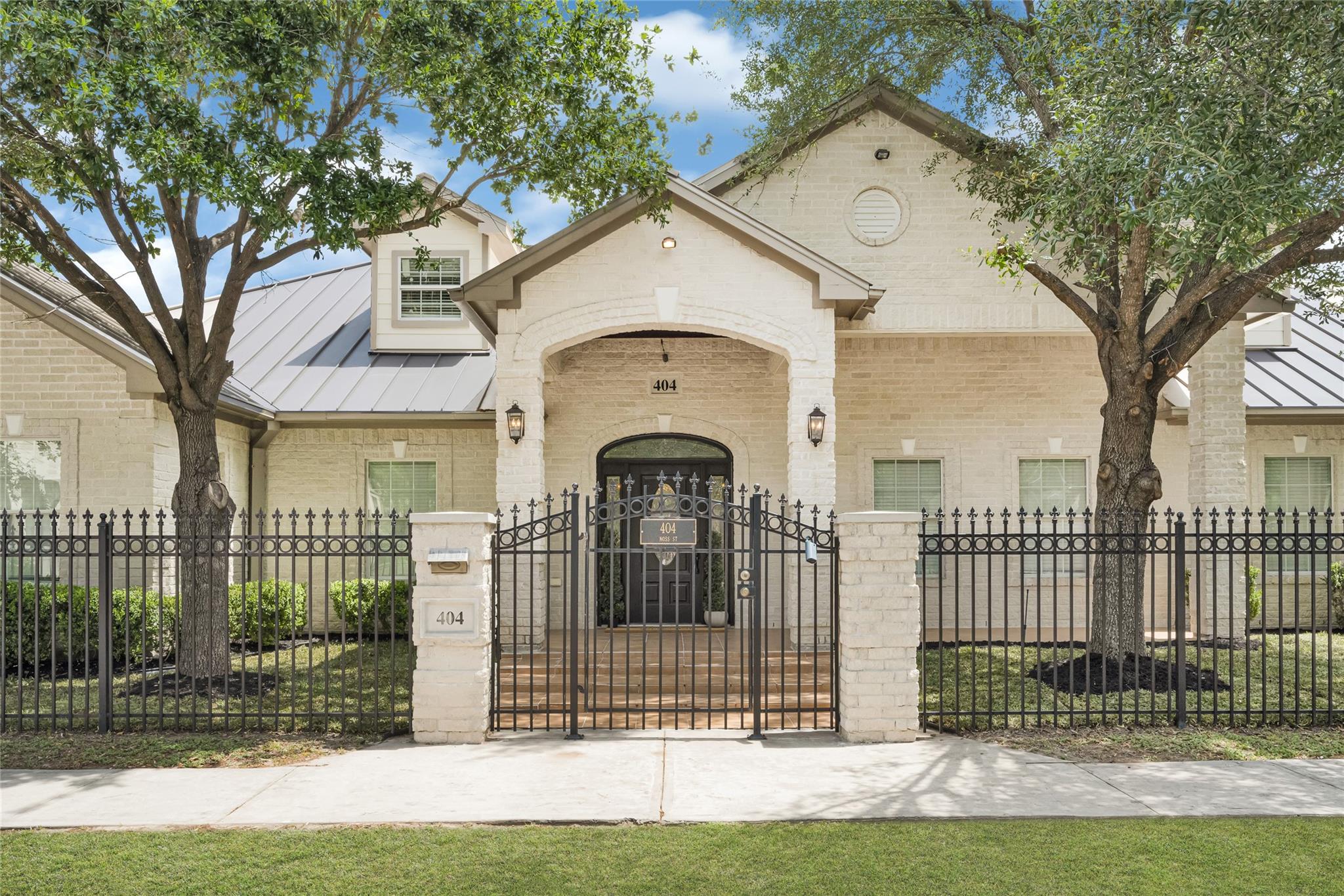 404 Moss St, Houston, TX 77009 photo