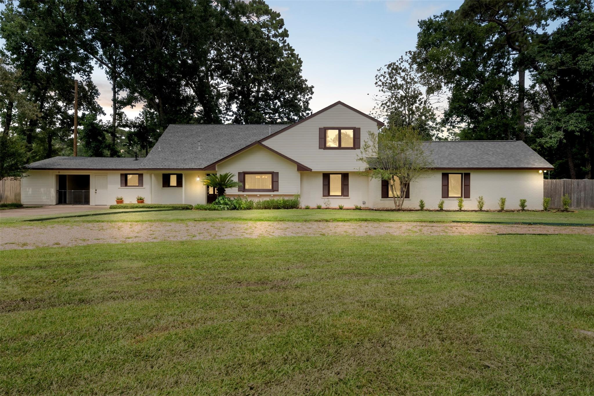 1400 Buttercup Ln, Houston, TX 77339