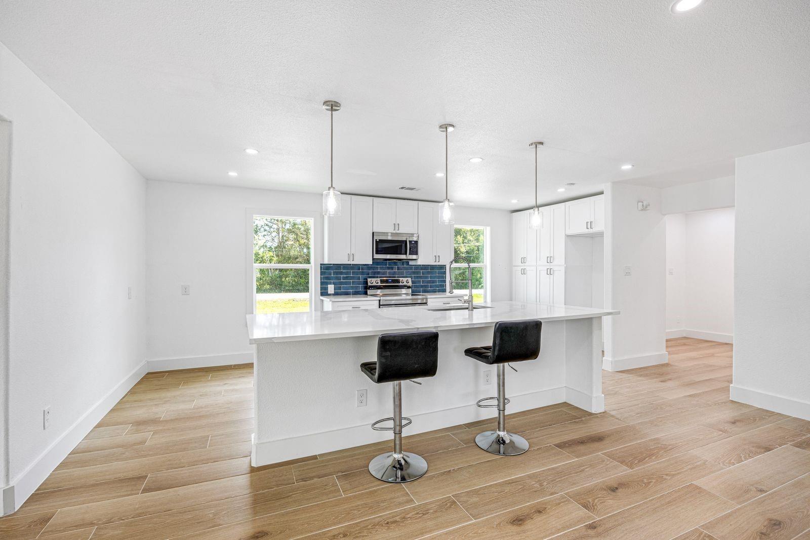 1214 Main St, Alvin, TX 77511 photo
