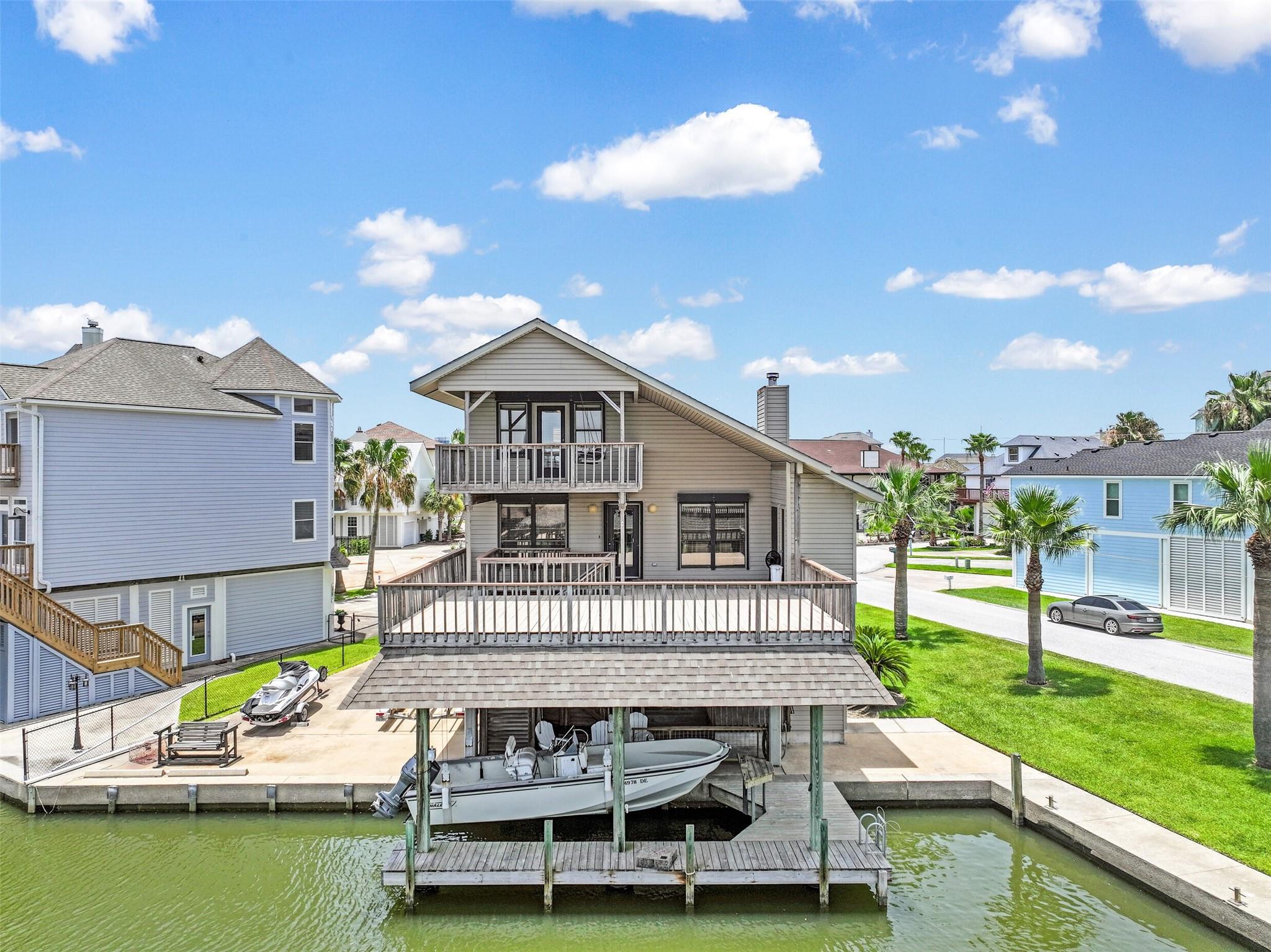 214 Easterly Dr, Tiki Island, TX 77554 photo