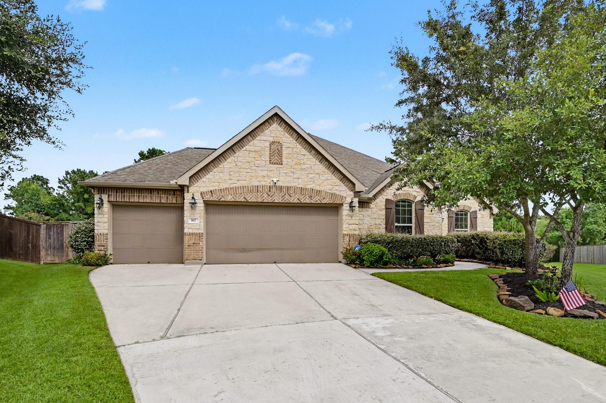 187 Wade Pointe Dr, Montgomery, TX 77316