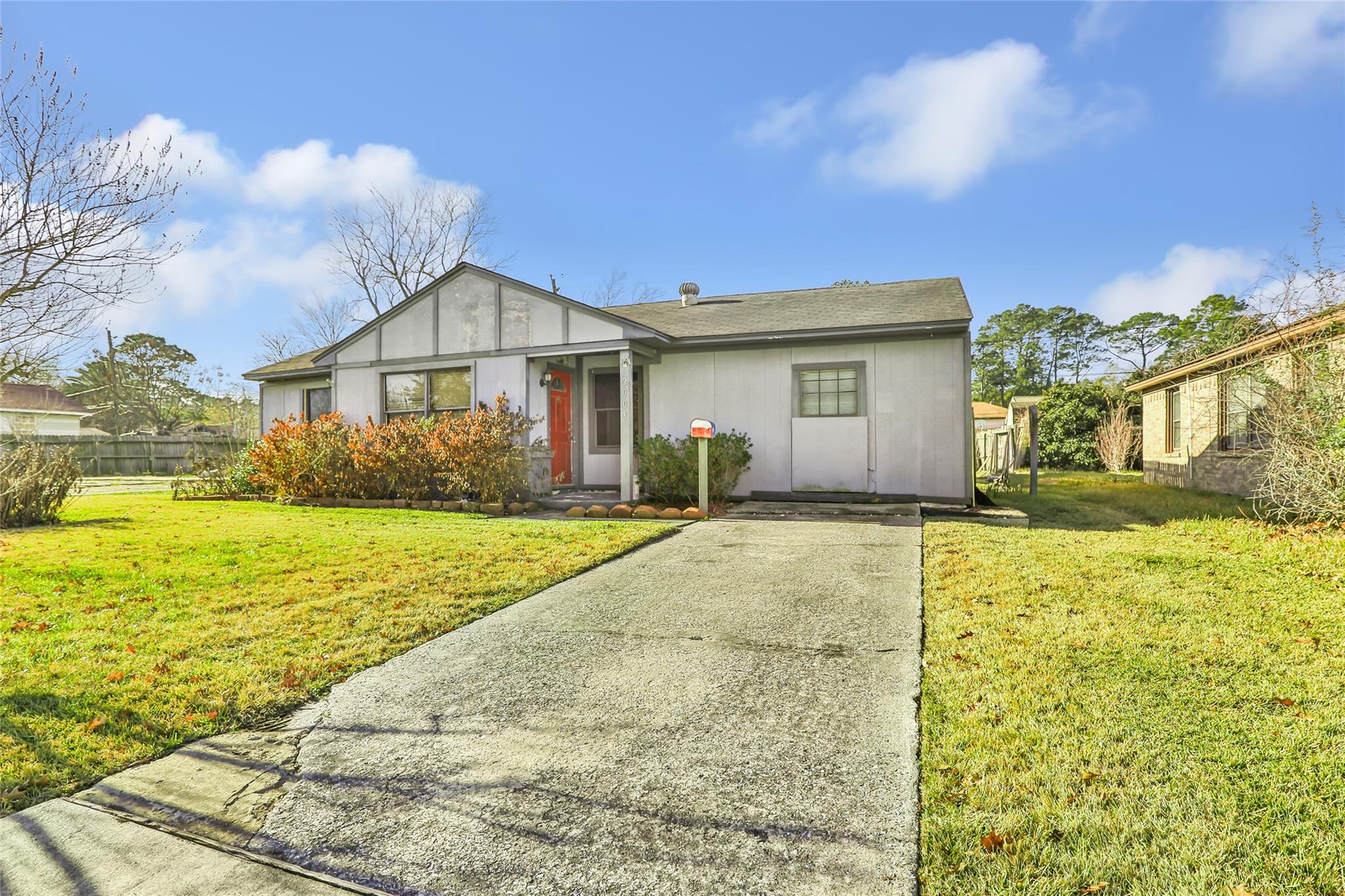 2003 Texoma St, Baytown, TX 77520
