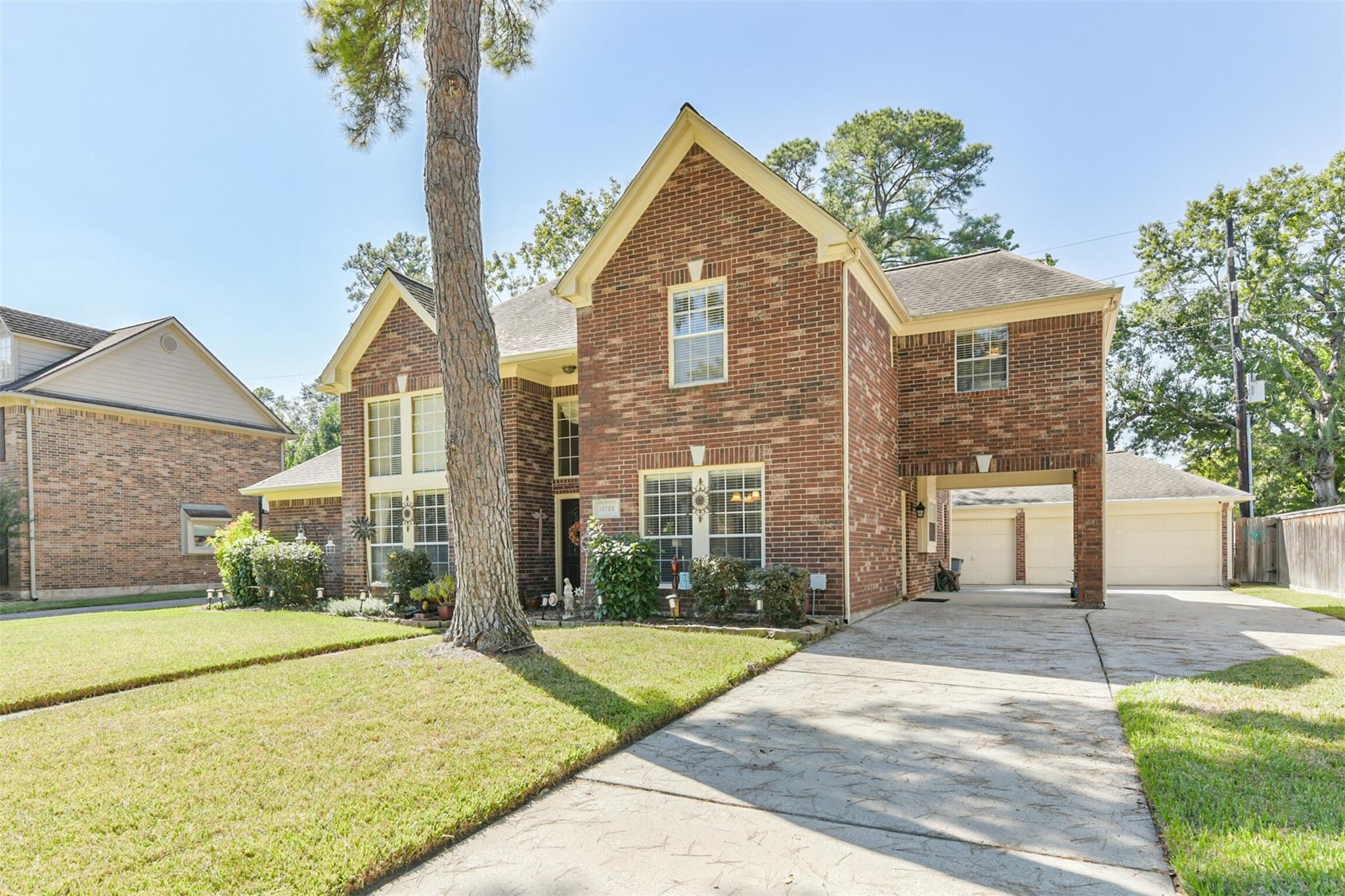 16723 Chewton Glen St, Tomball, TX 77377 photo