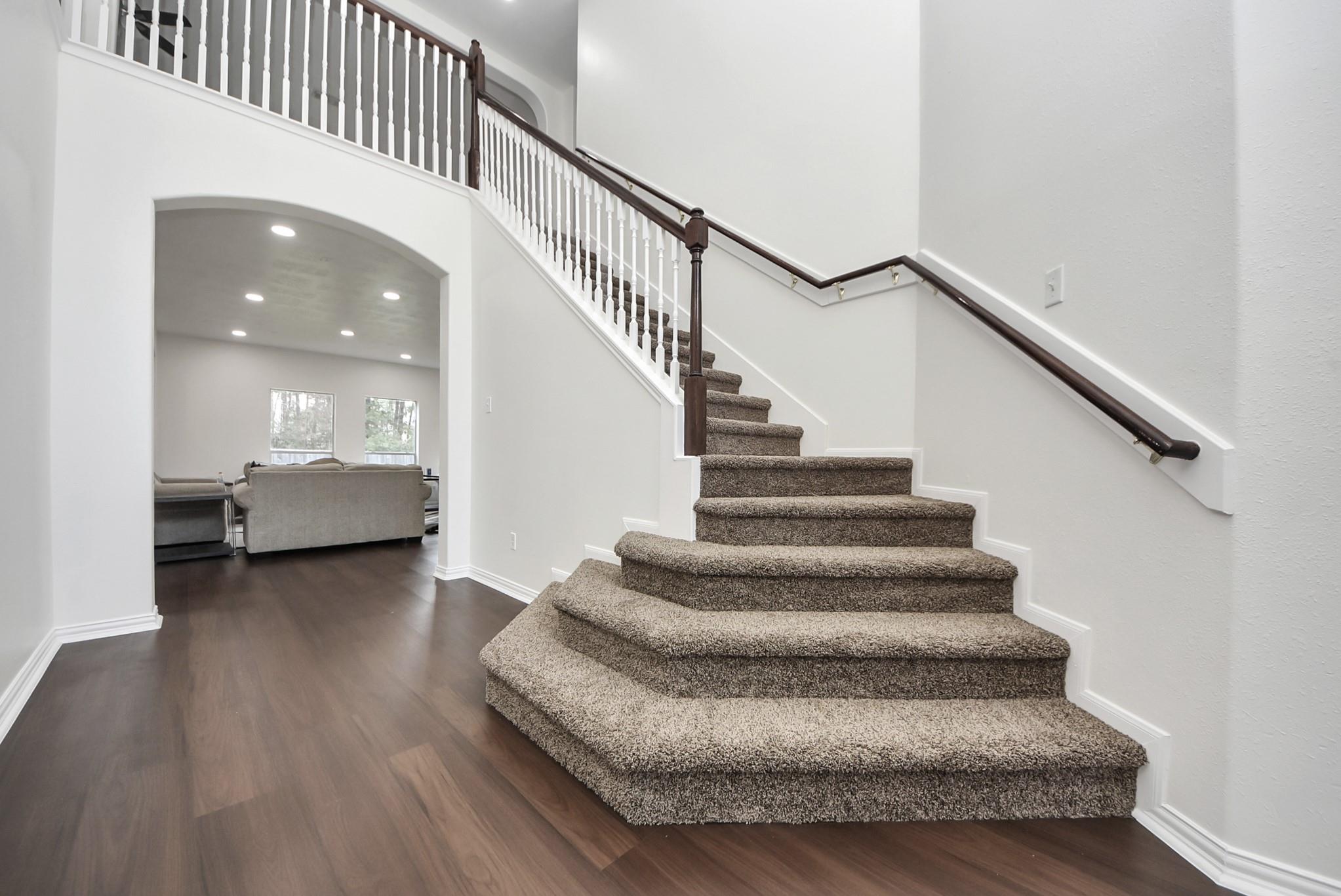 915 Hinsdale, Magnolia, TX 77354 photo