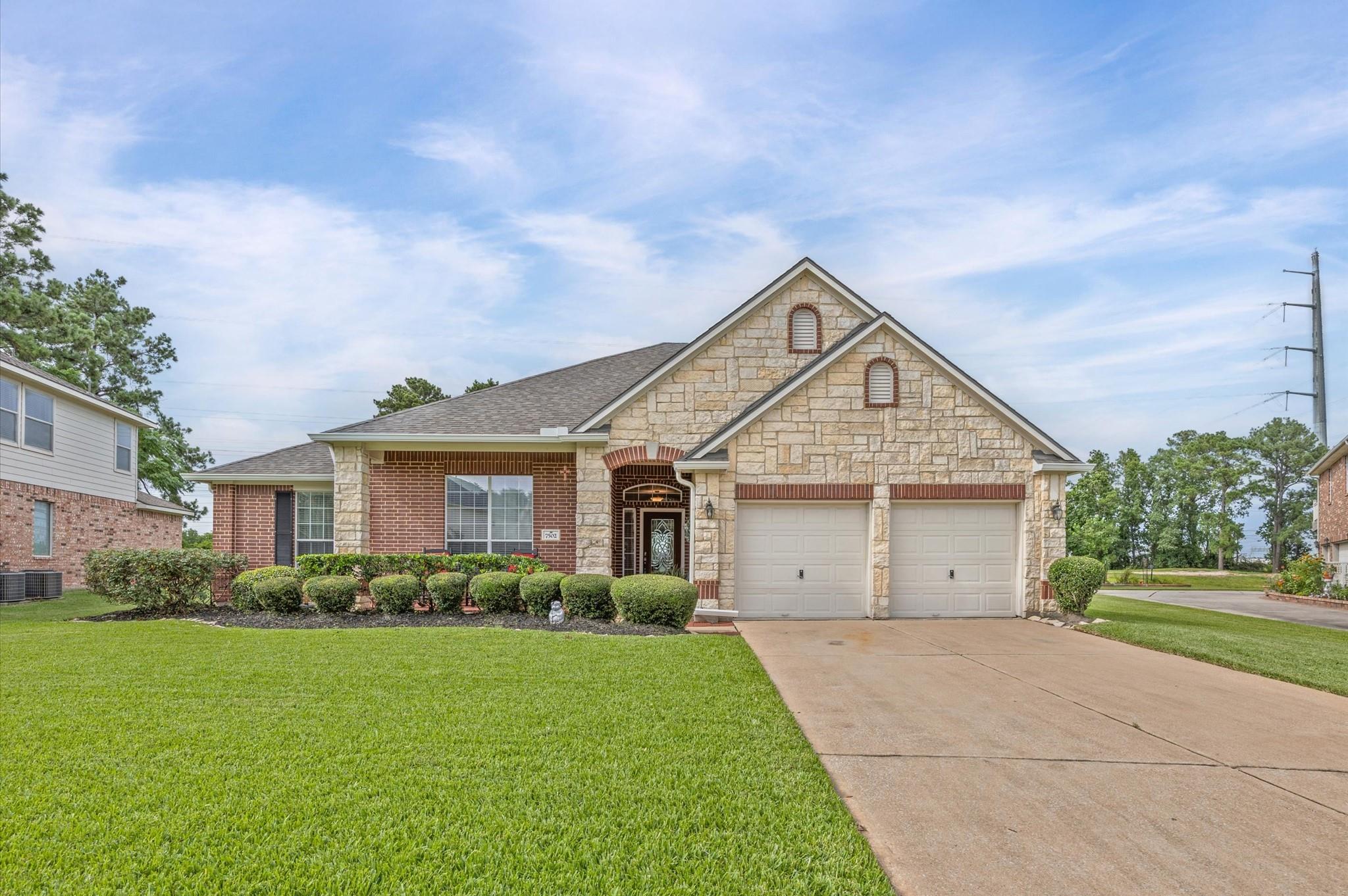 7502 Heron Lake Dr, Houston, TX 77064