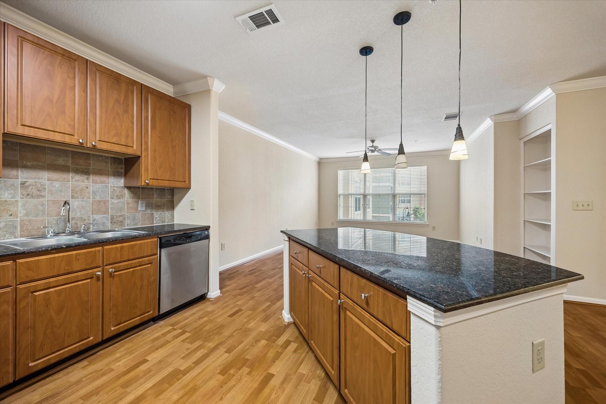 1711 Spanish Trl #202, Houston, TX 77054 photo