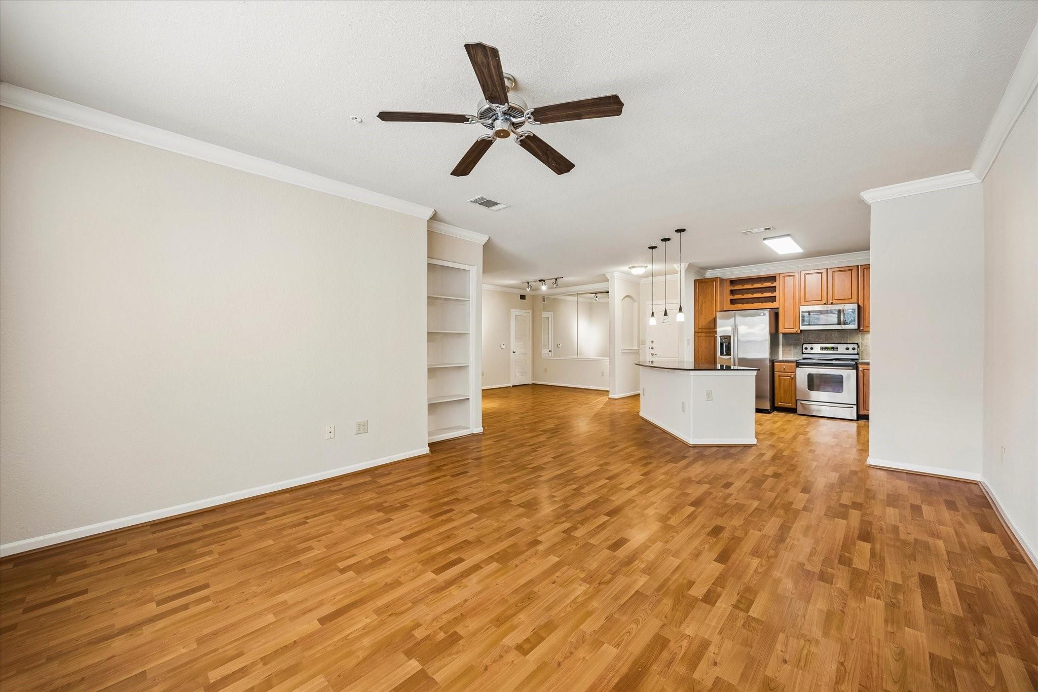 1711 Spanish Trl #202, Houston, TX 77054 photo