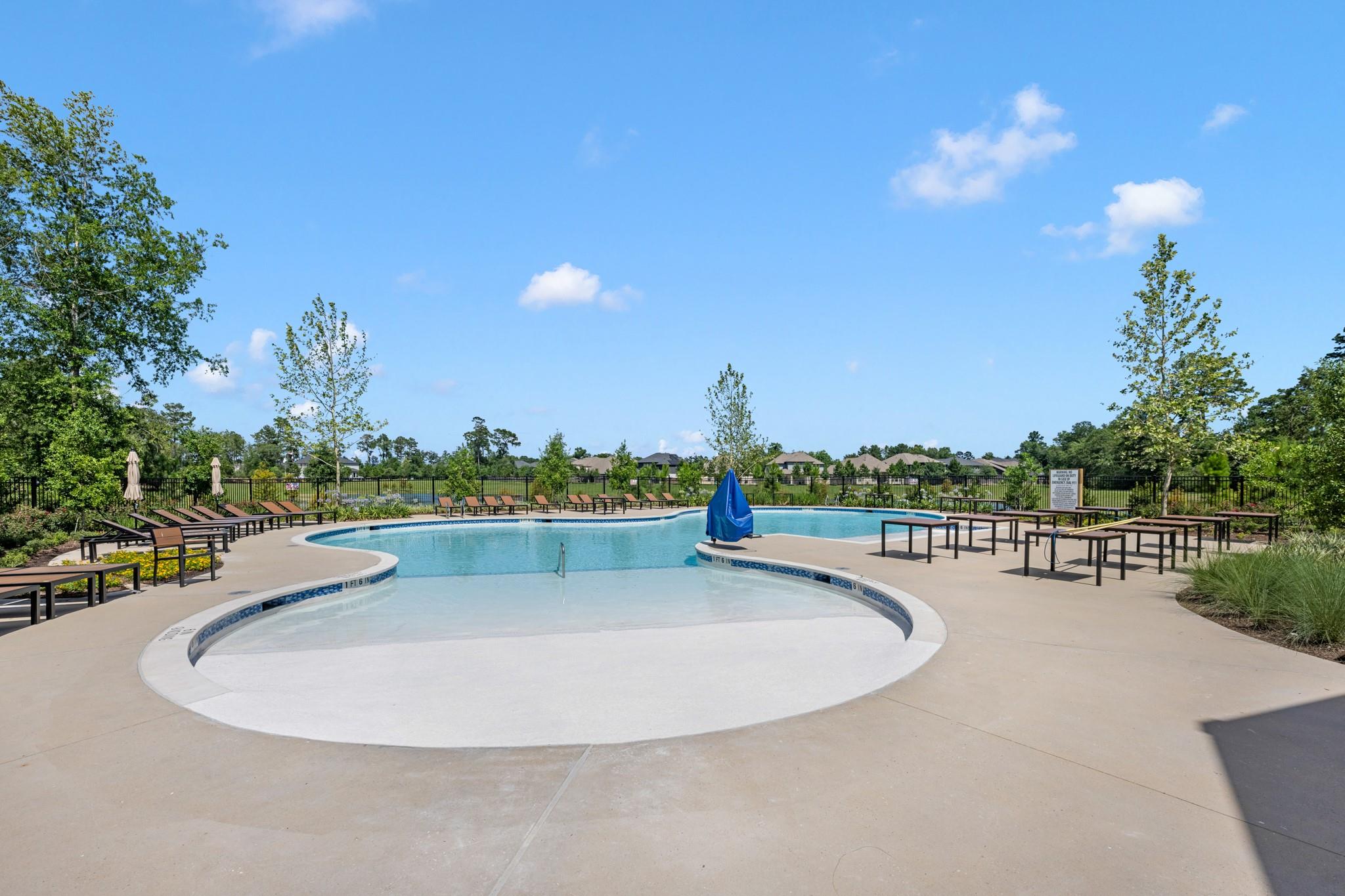 1735 Pecan Woods Ln, Conroe, TX 77301 photo