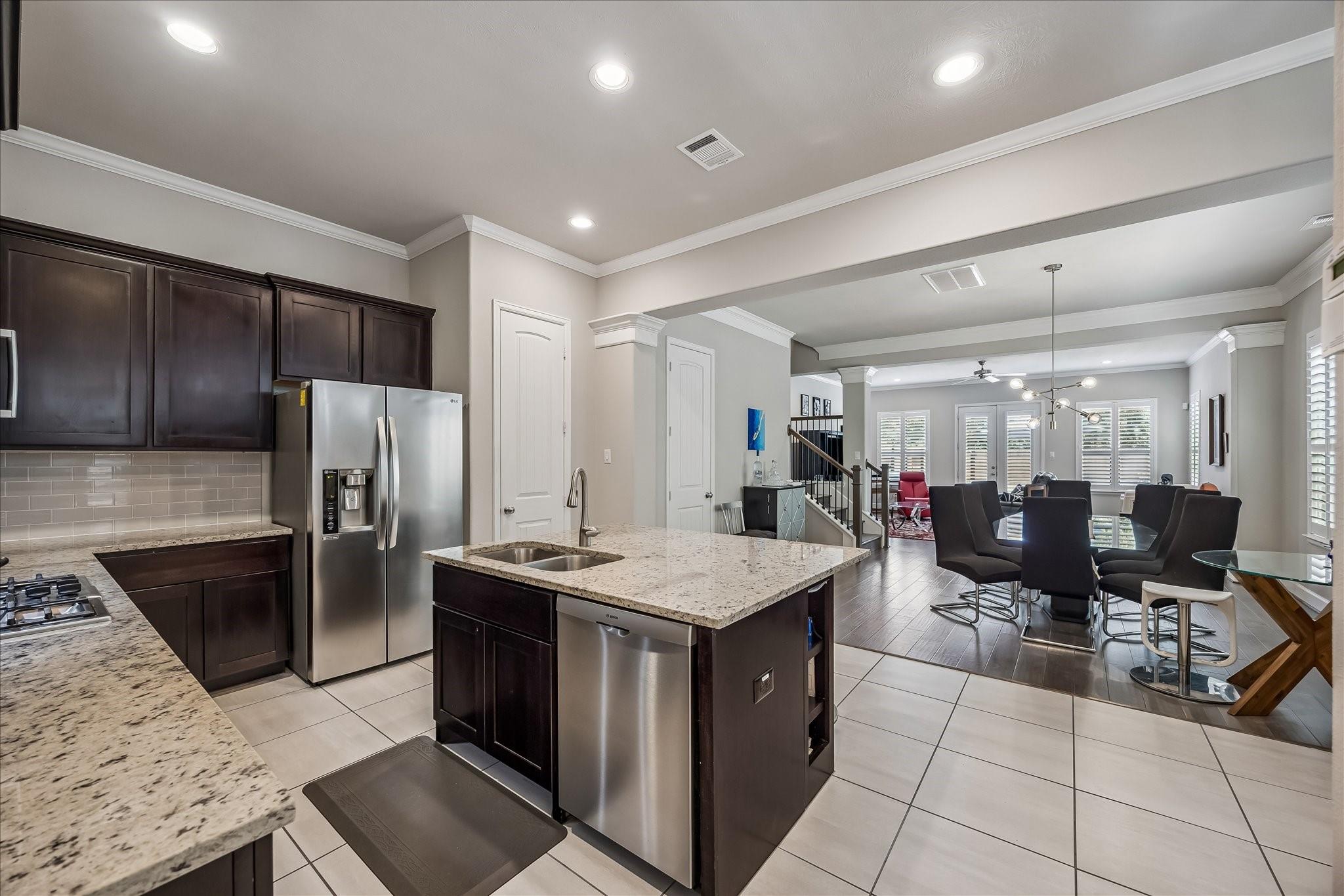 832 B W 26 St, Houston, TX 77008 photo