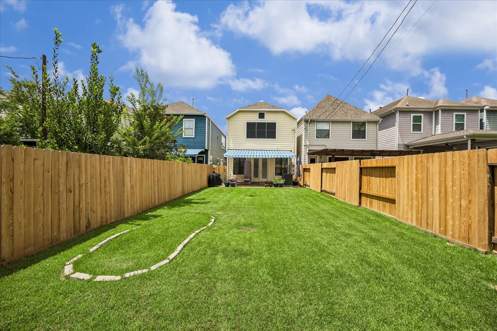 832 B W 26 St, Houston, TX 77008 photo