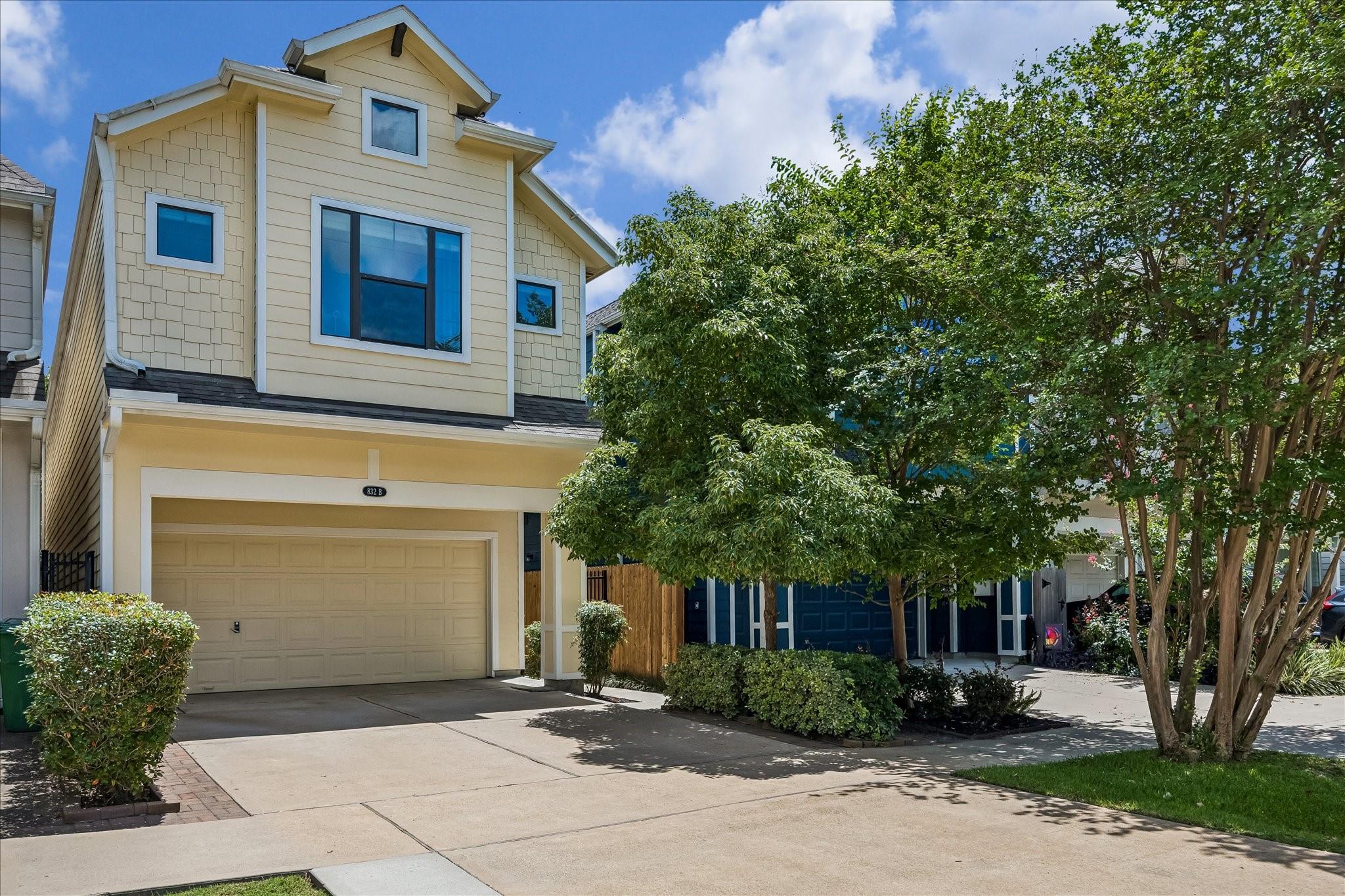 832 B 26 St, Houston, TX 77008