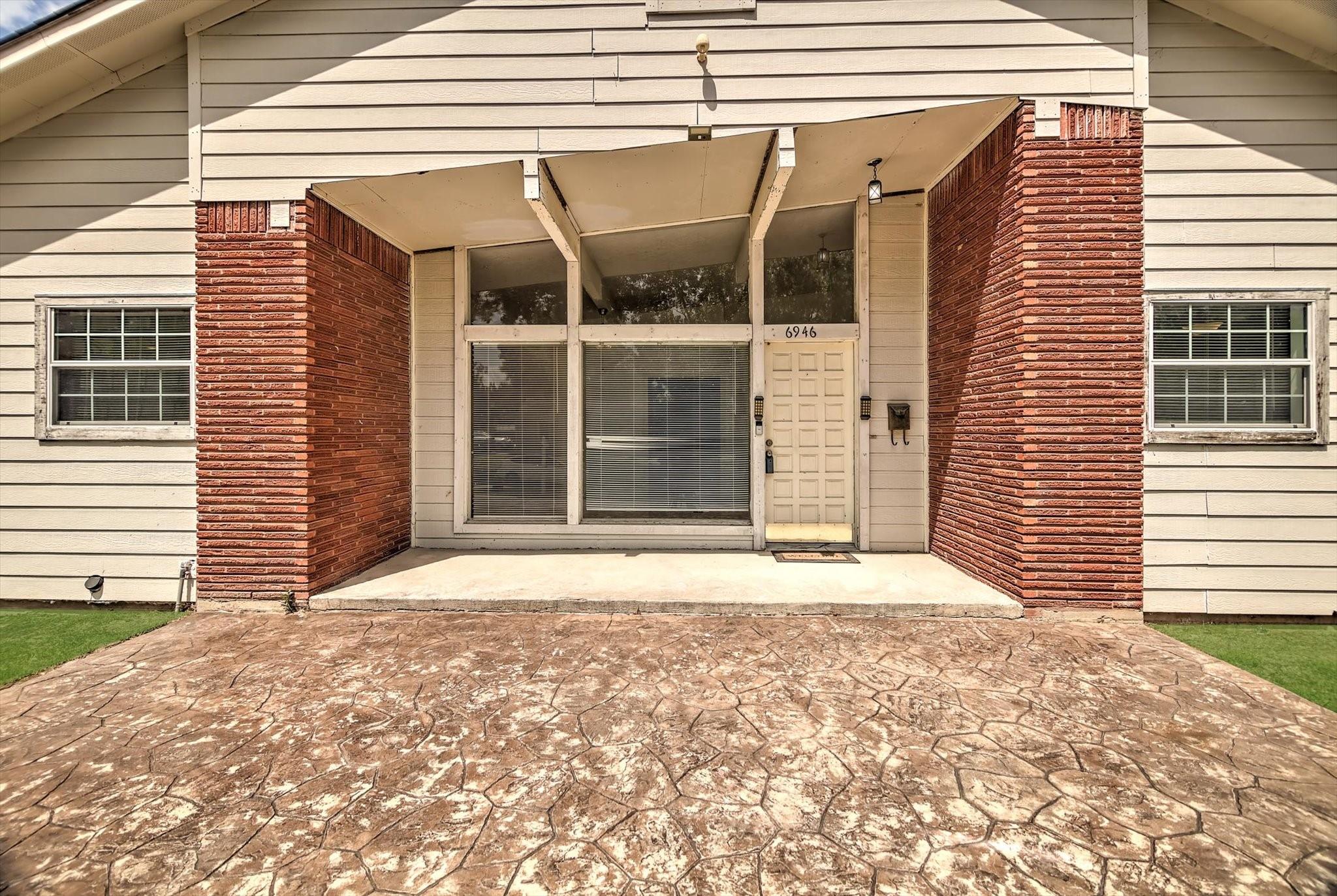 6946 Cole Creek Dr, Houston, TX 77092 photo