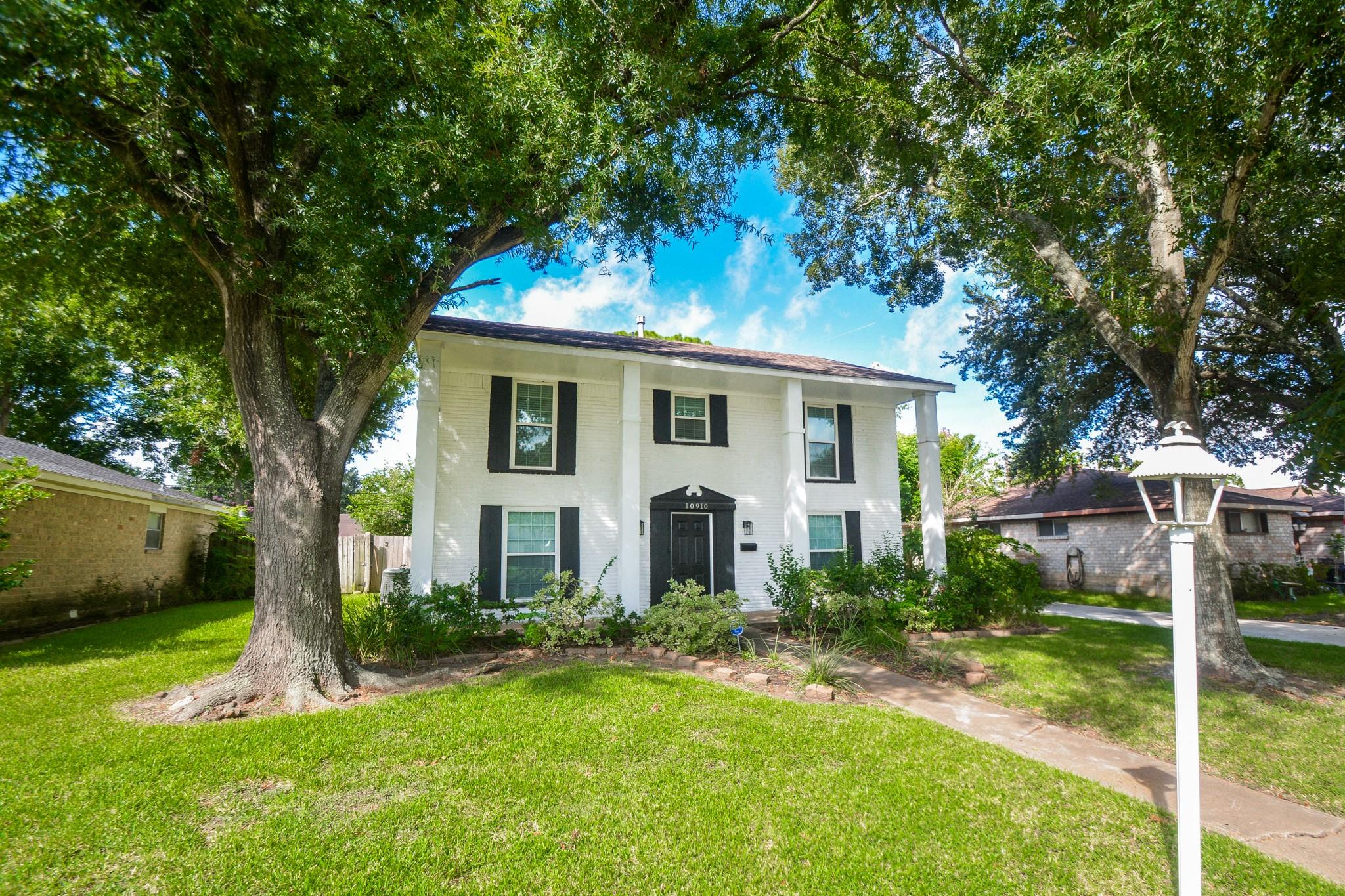 10910 Sagevale Ln, Houston, TX 77089