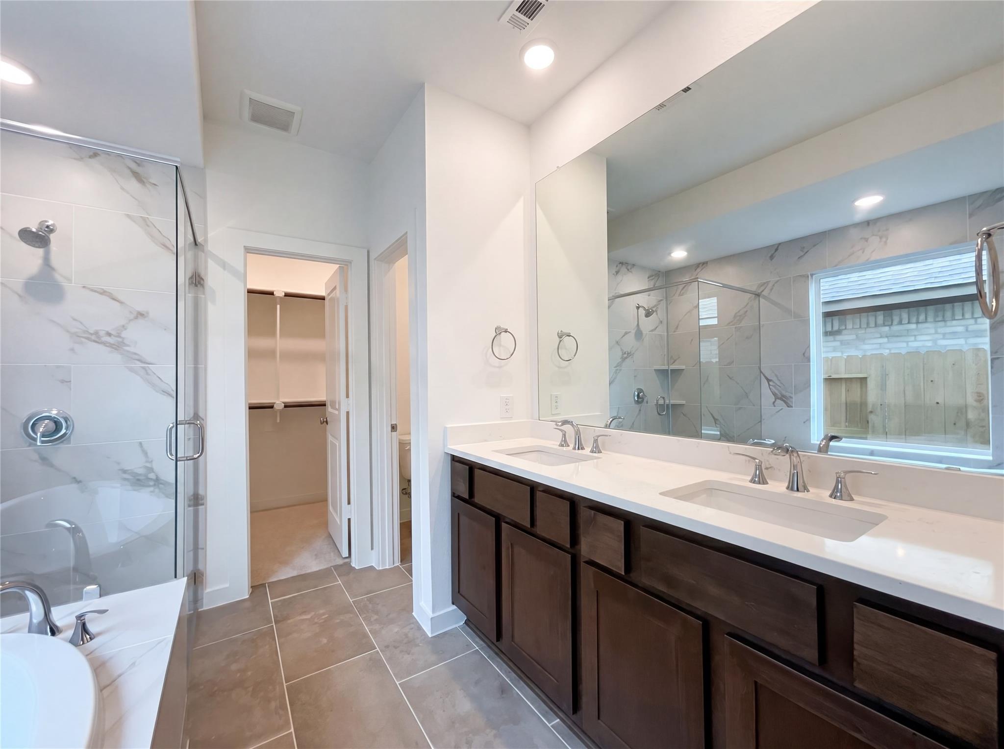 118 Neches Nook Ct, Conroe, TX 77304 photo