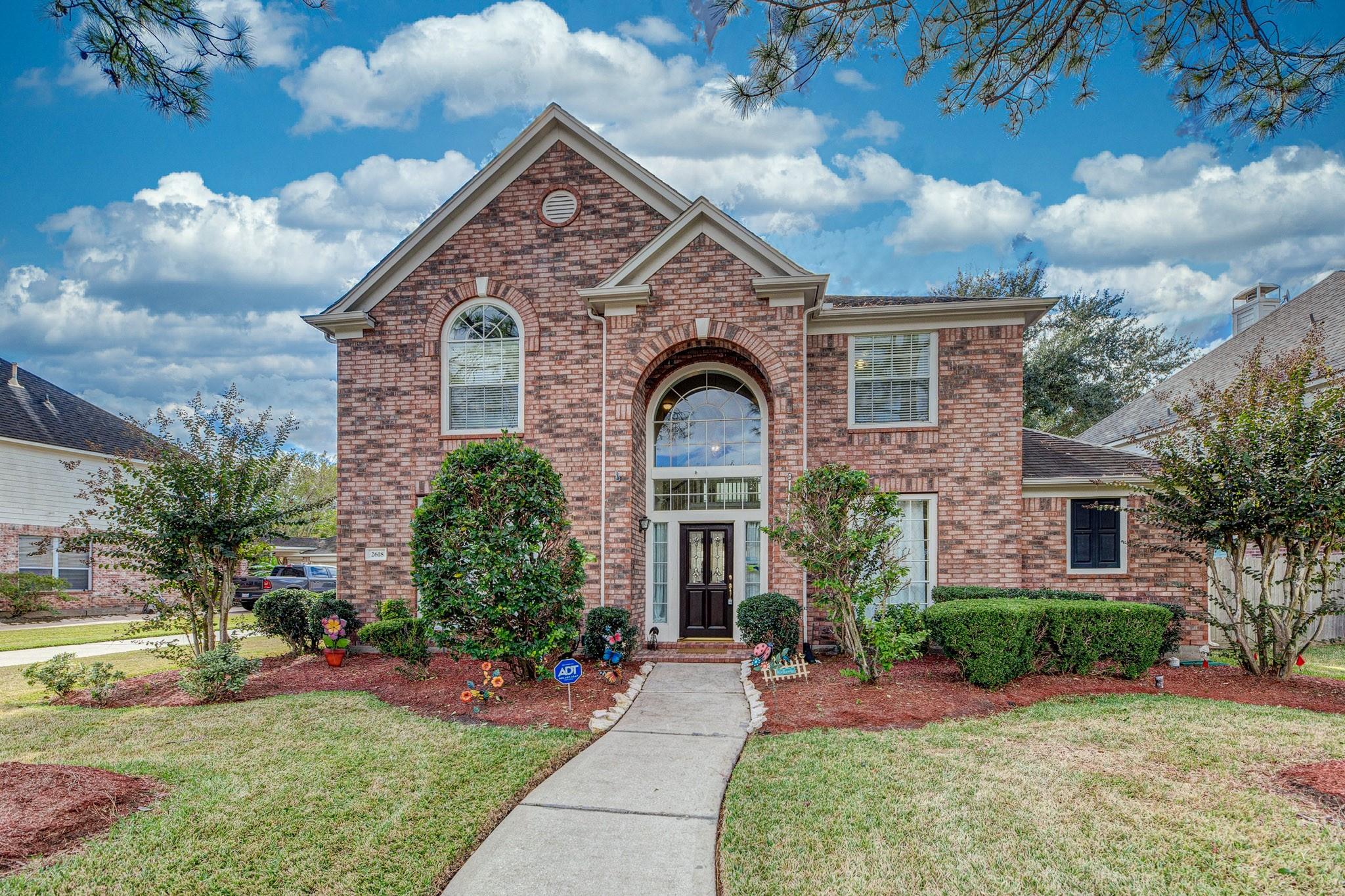 2618 Pinebend Dr, Pearland, TX 77584