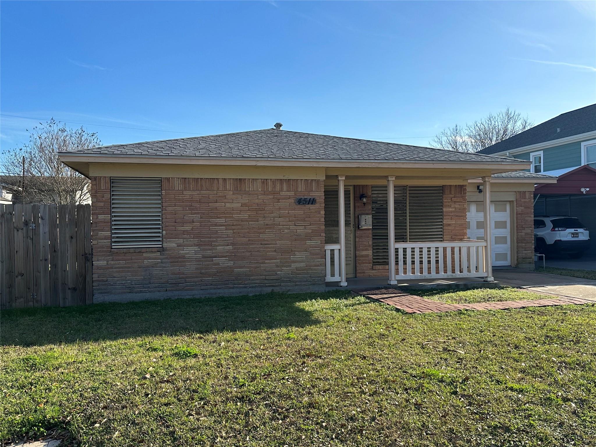 4511 Avenue R #1/2, Galveston, TX 77551 photo