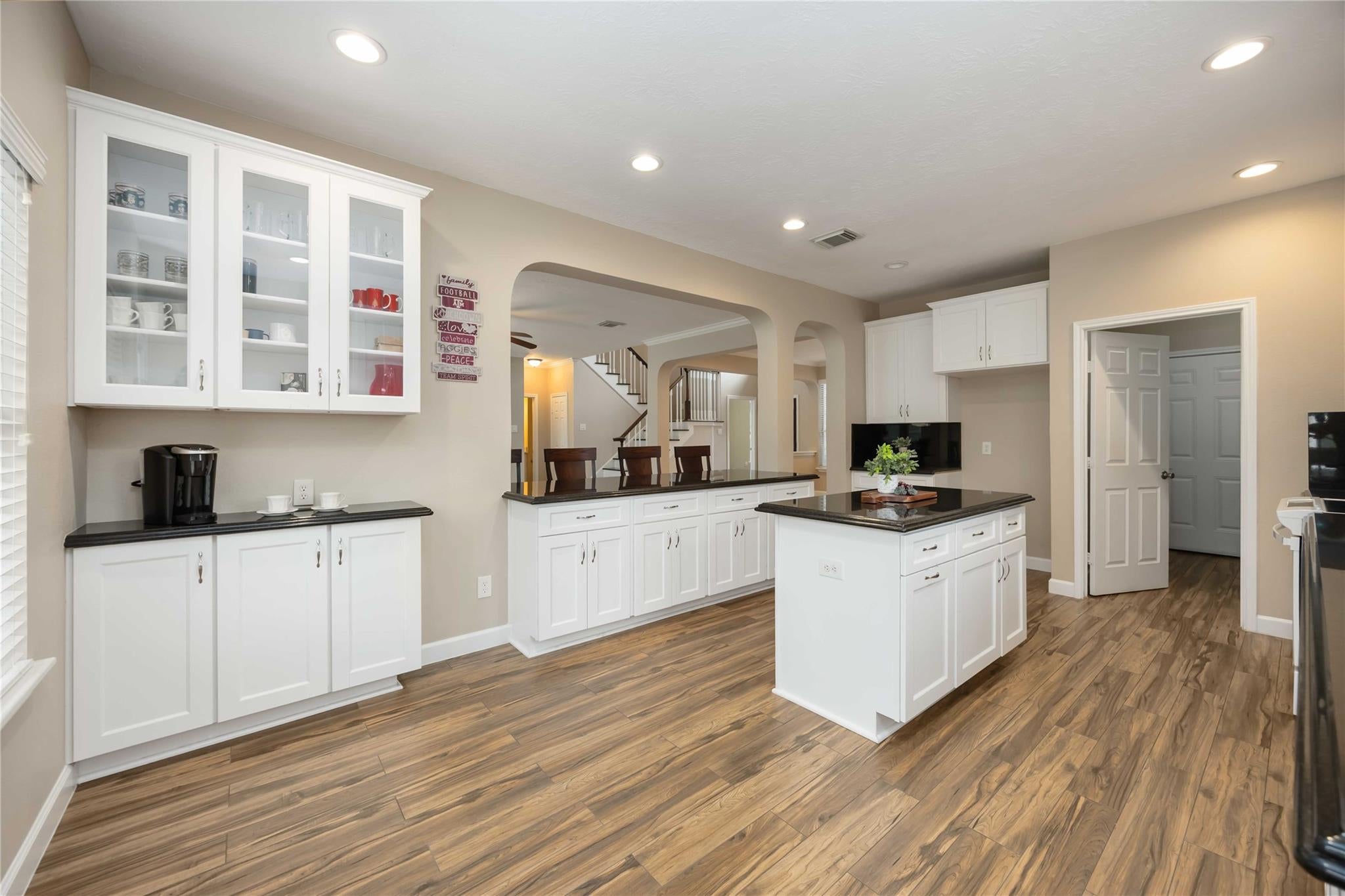 5498 Appleblossom Ln, Friendswood, TX 77546