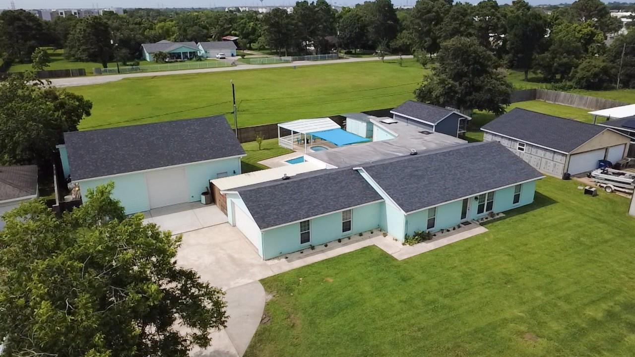 1212 Delores St, Kemah, TX 77565