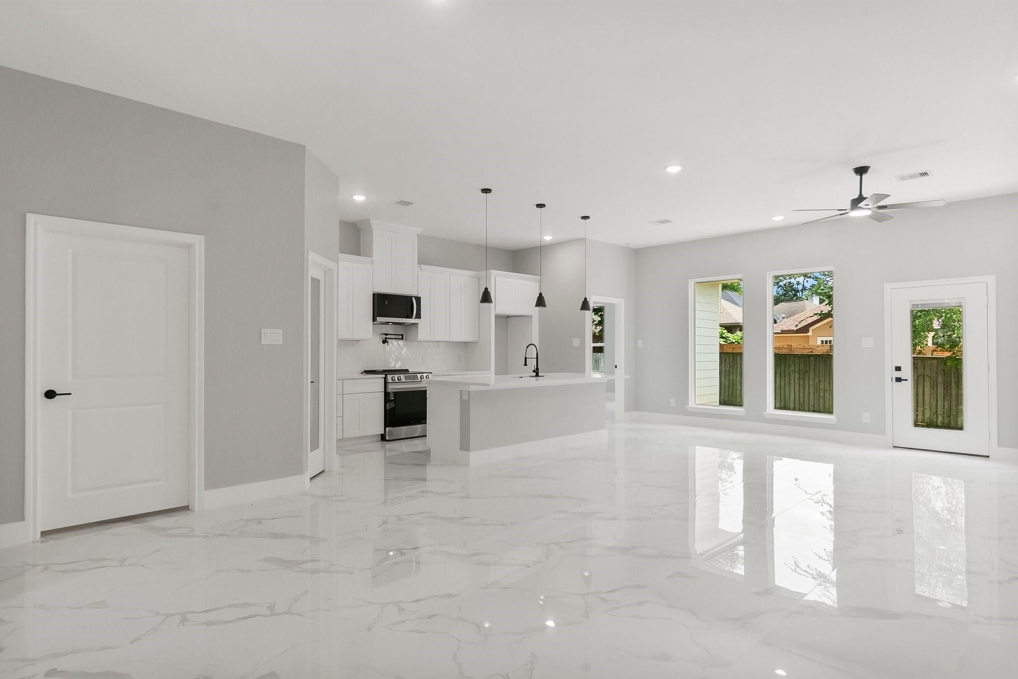 3518 Misty Moss, Montgomery, TX 77356 photo