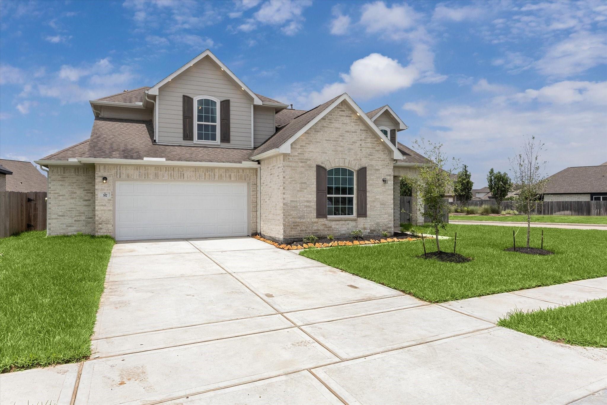 317 Merlot Dr, Alvin, TX 77511